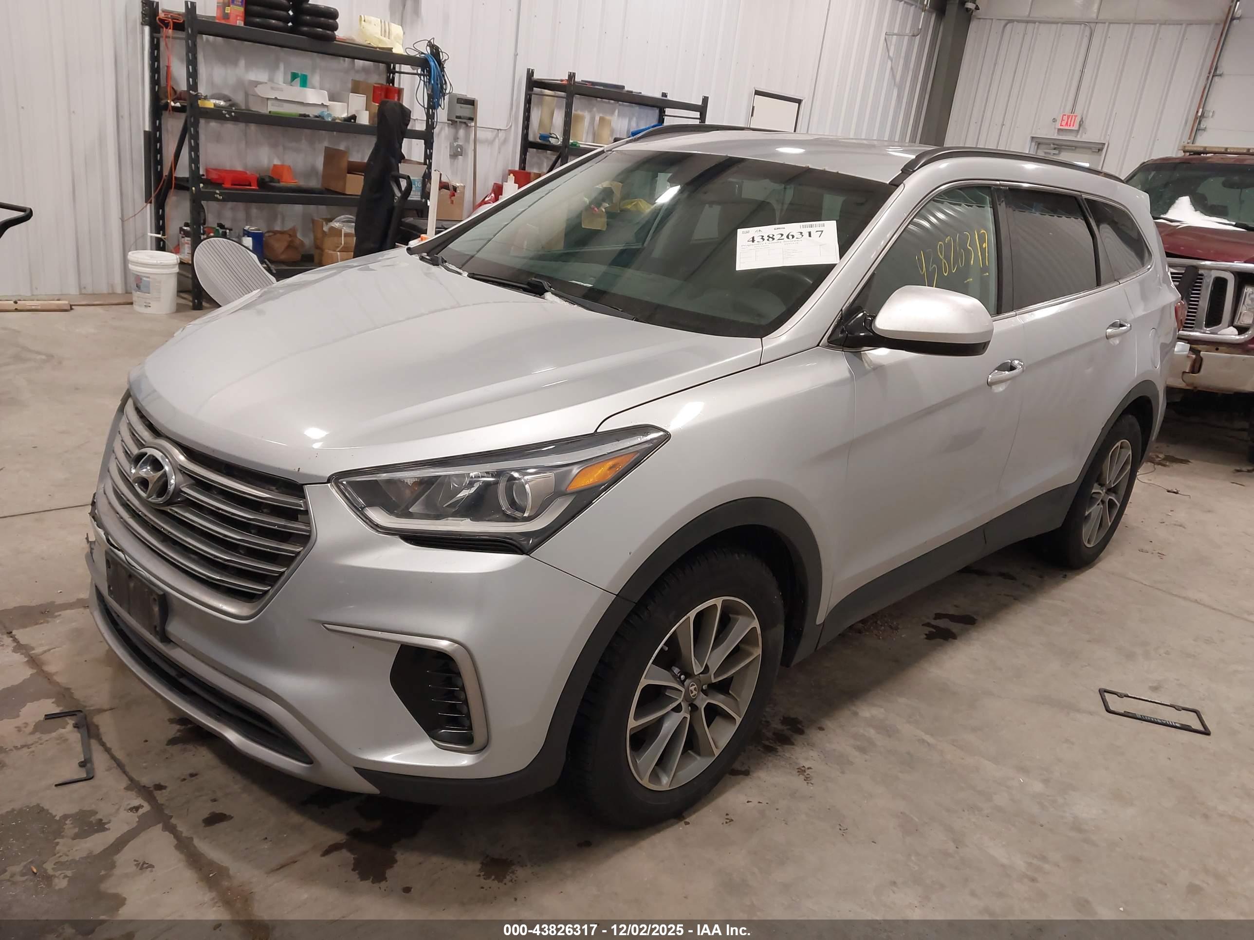 HYUNDAI SANTA image 2