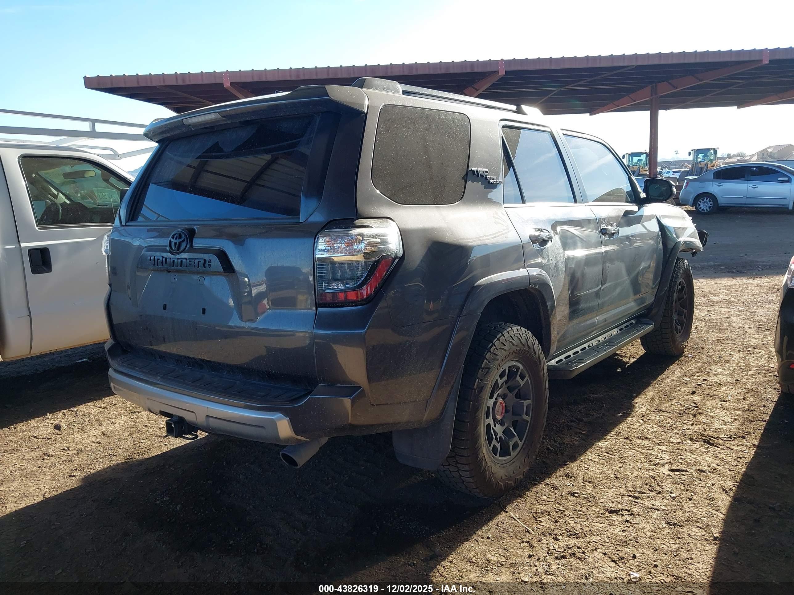 TOYOTA 4RUNNER image 4