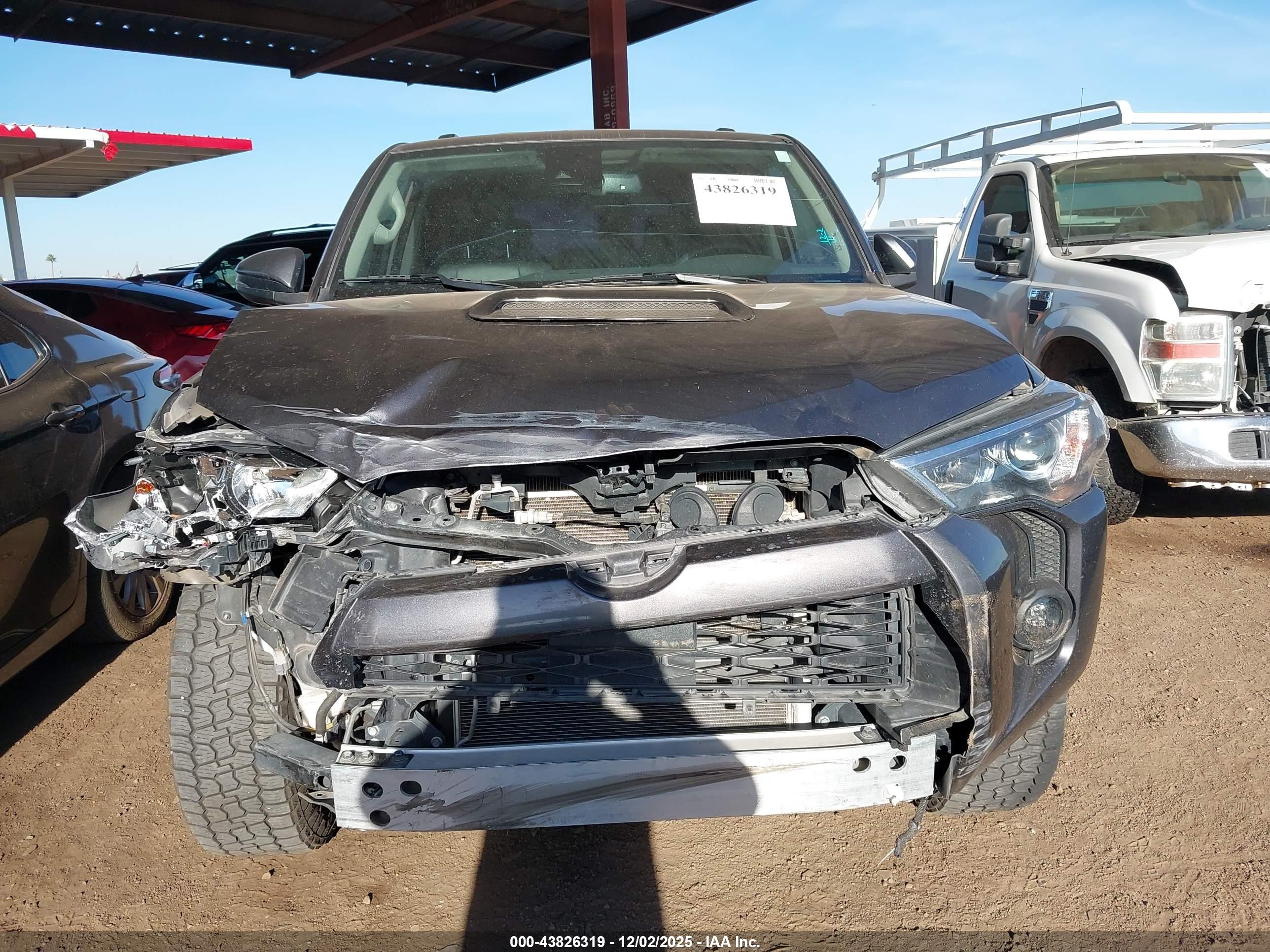 TOYOTA 4RUNNER image 6
