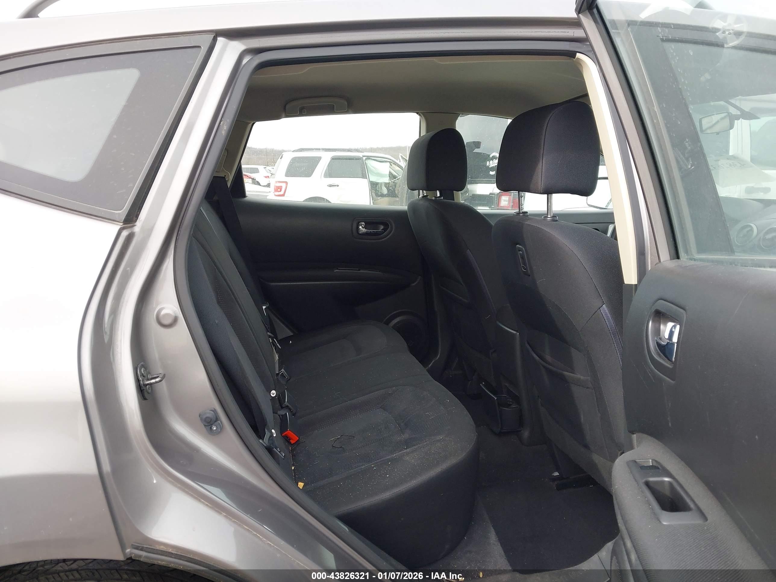 NISSAN ROGUE image 8