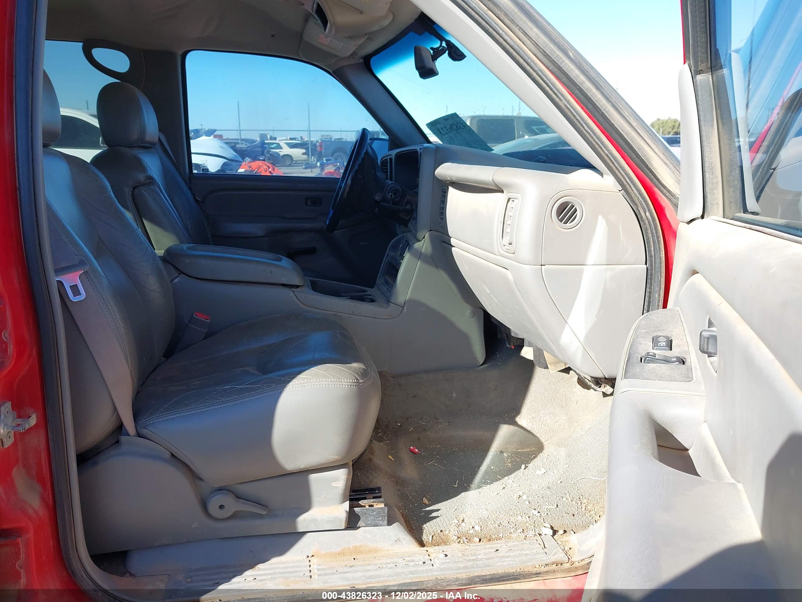 CHEVROLET SILVERADO image 5