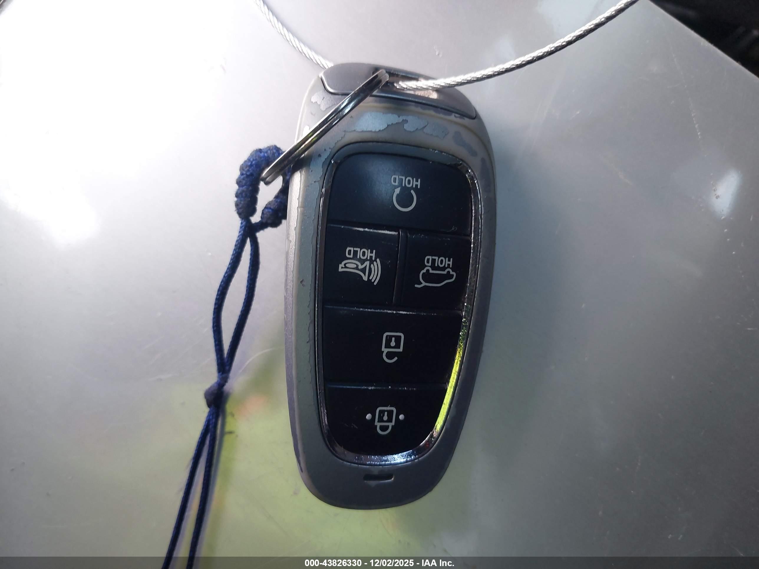 HYUNDAI SANTA image 11