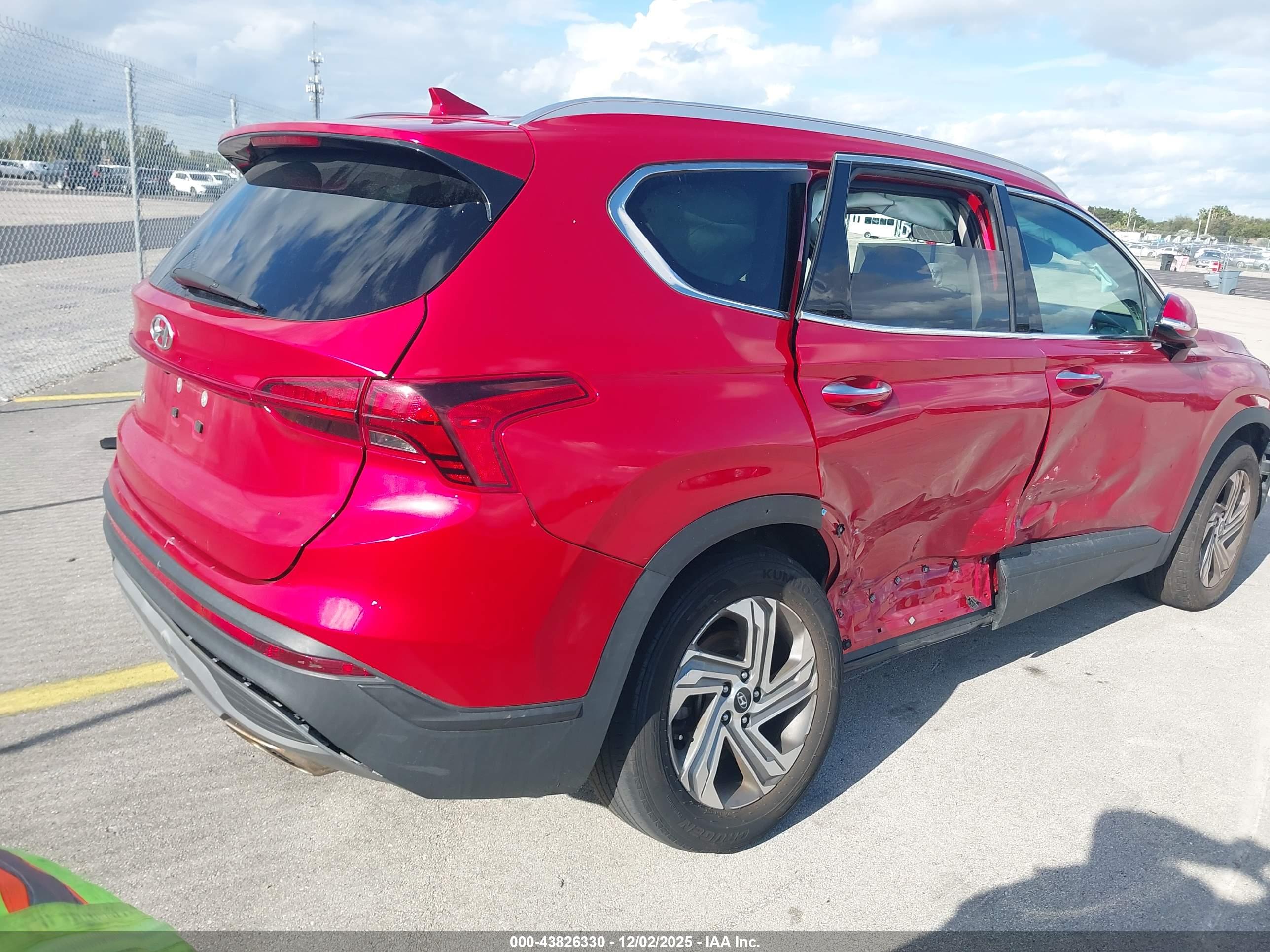 HYUNDAI SANTA image 4