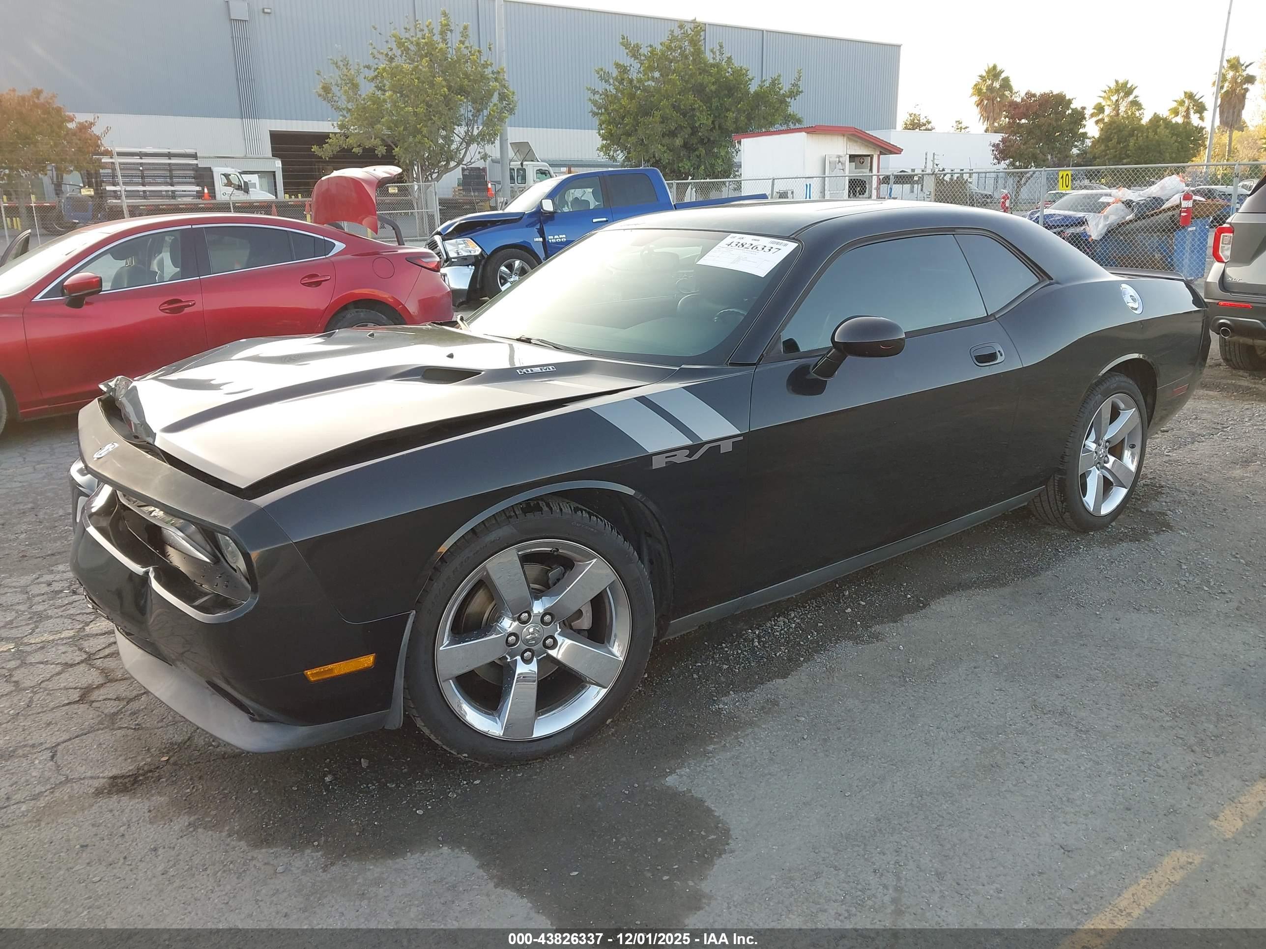 DODGE CHALLENGER image 2