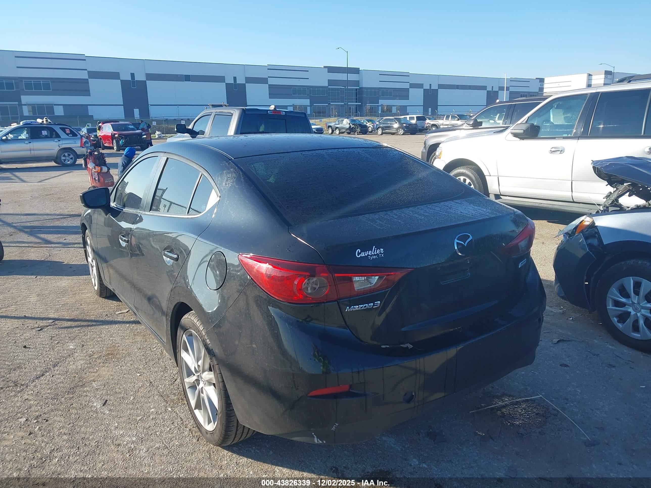 MAZDA MAZDA3 image 3