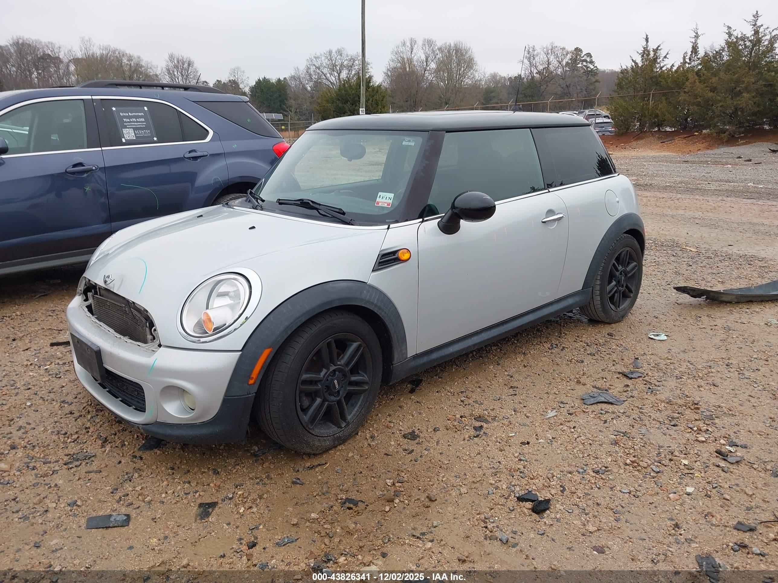 MINI COOPER image 2