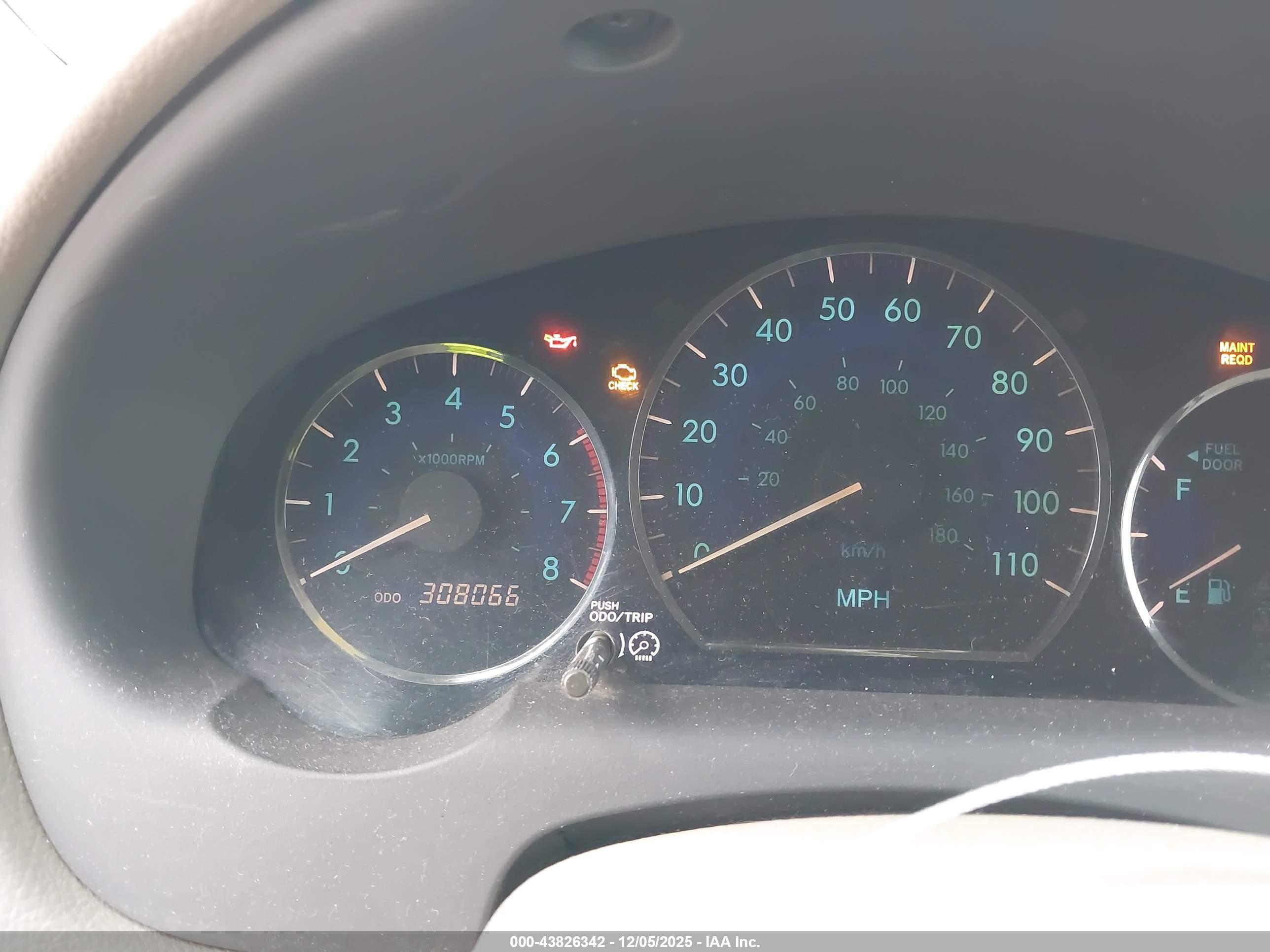 TOYOTA SIENNA image 7