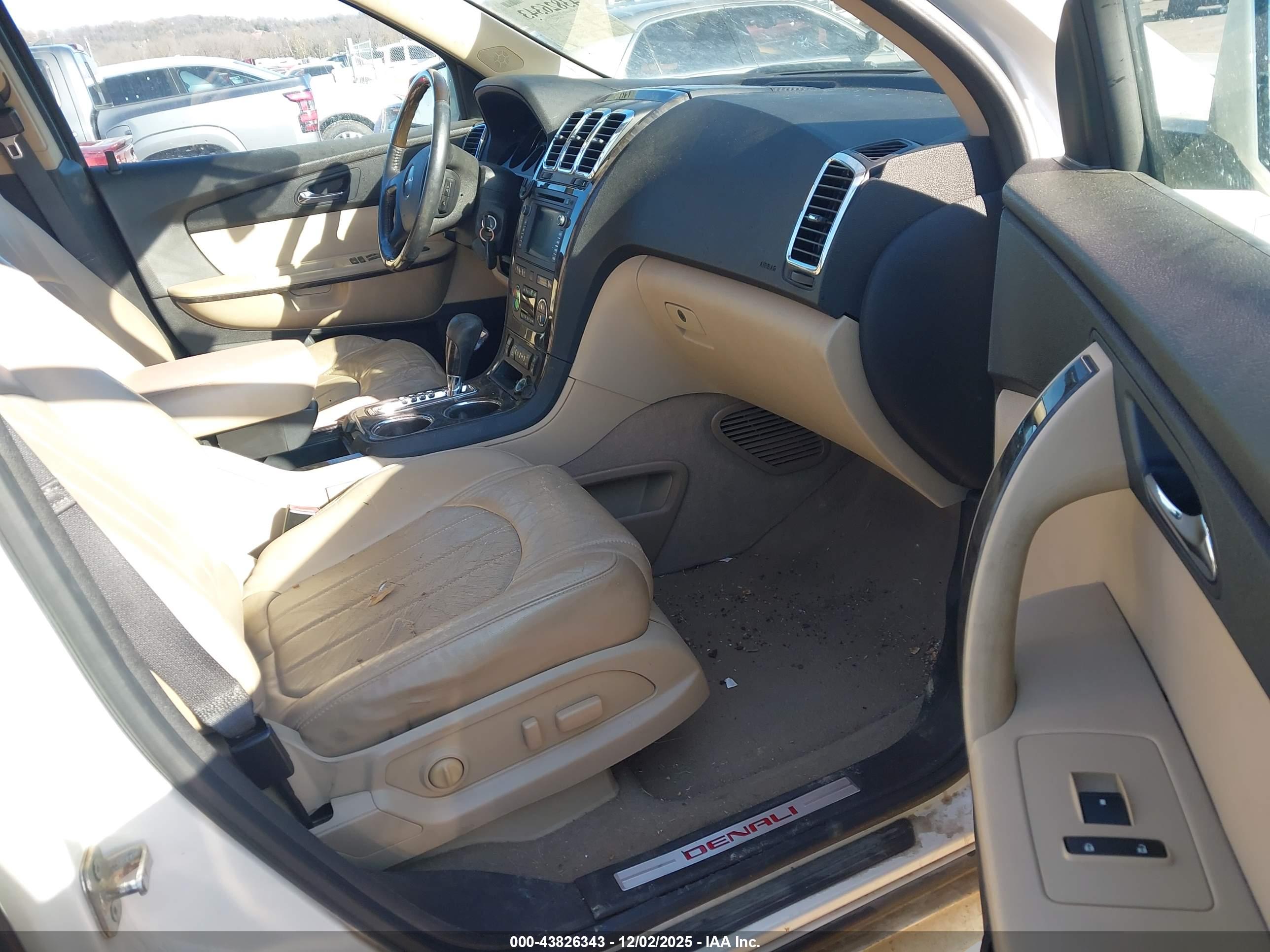 GMC ACADIA image 5
