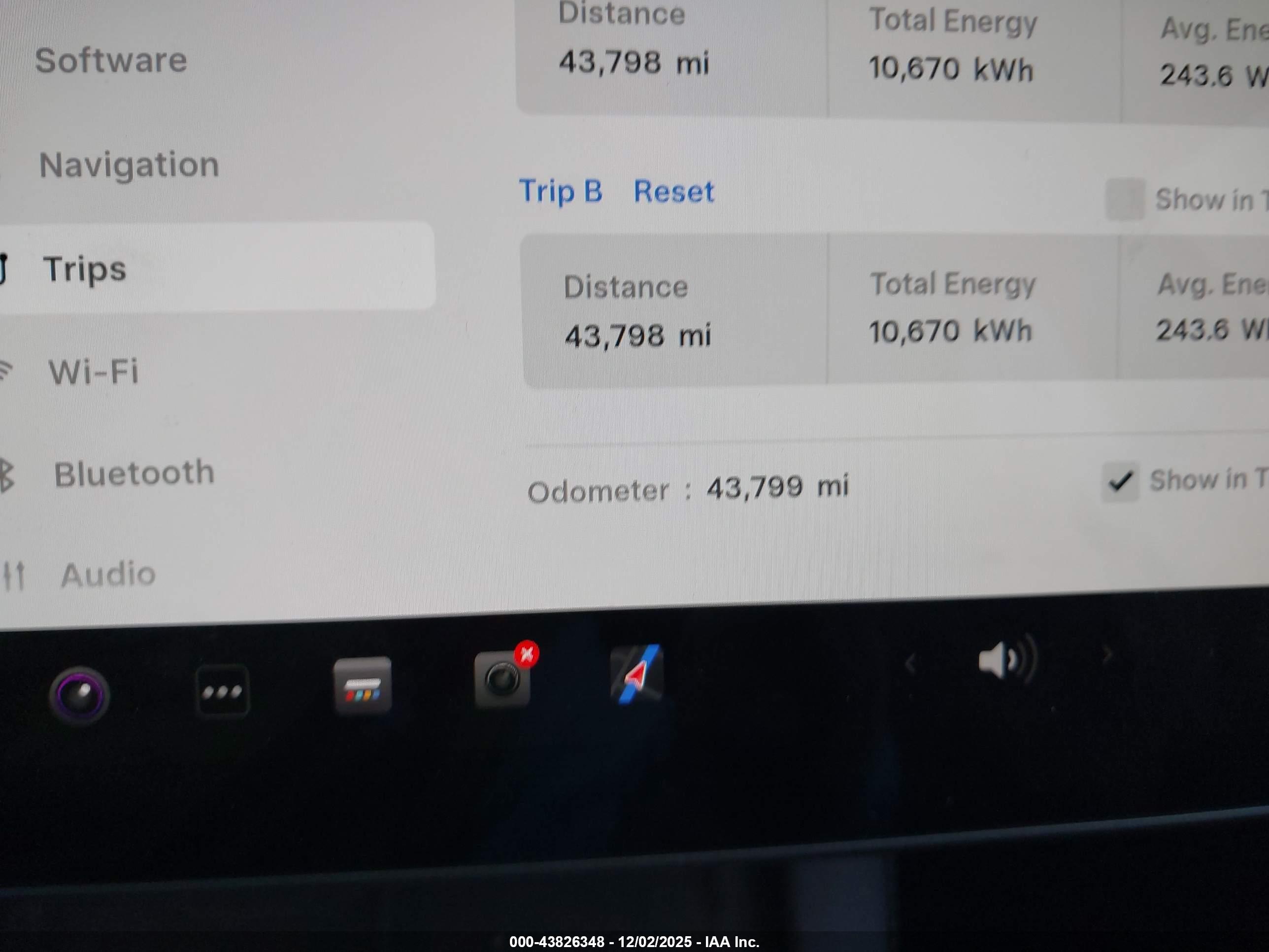 TESLA MODEL image 7