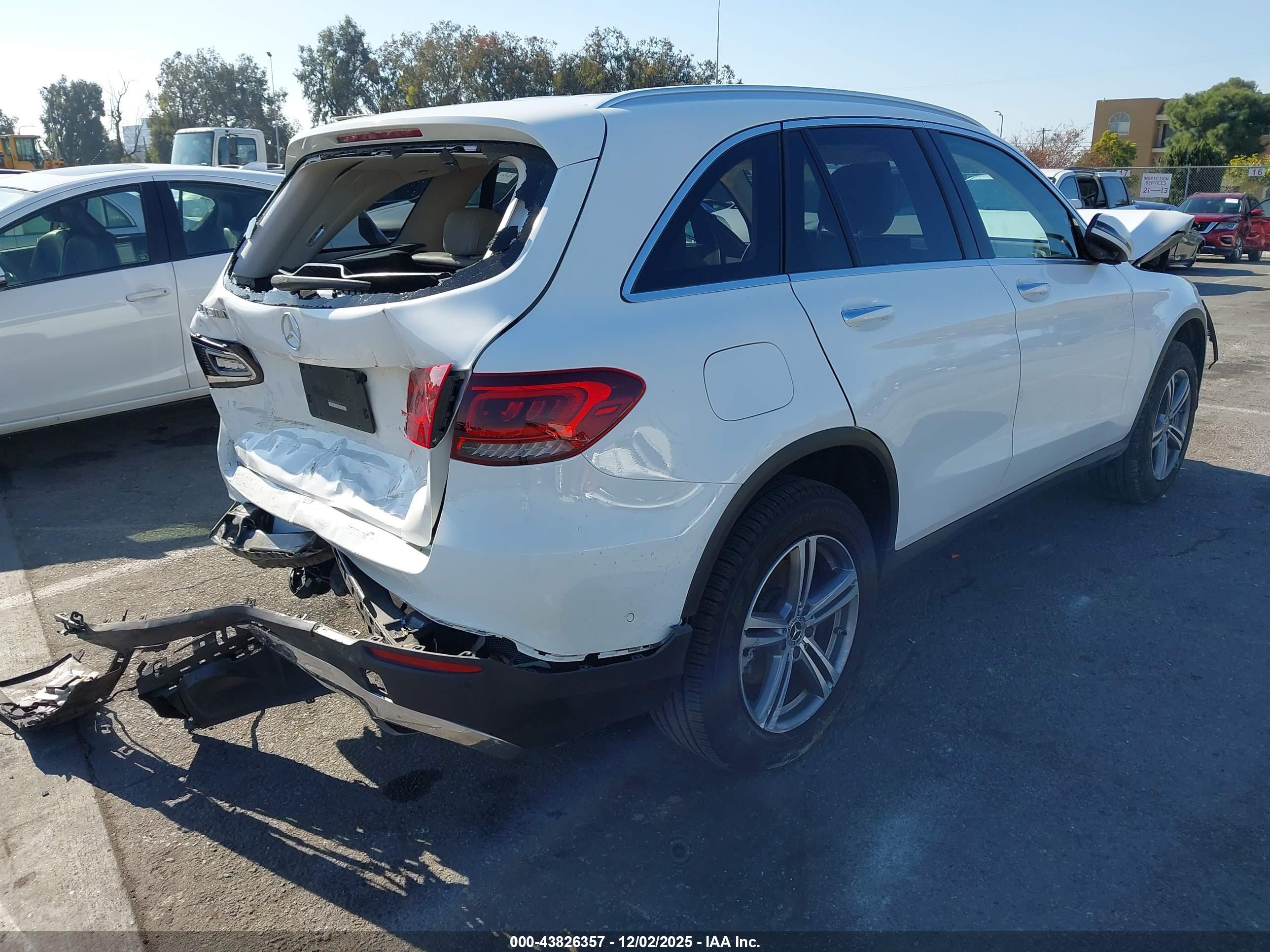 MERCEDES-BENZ GLC image 4