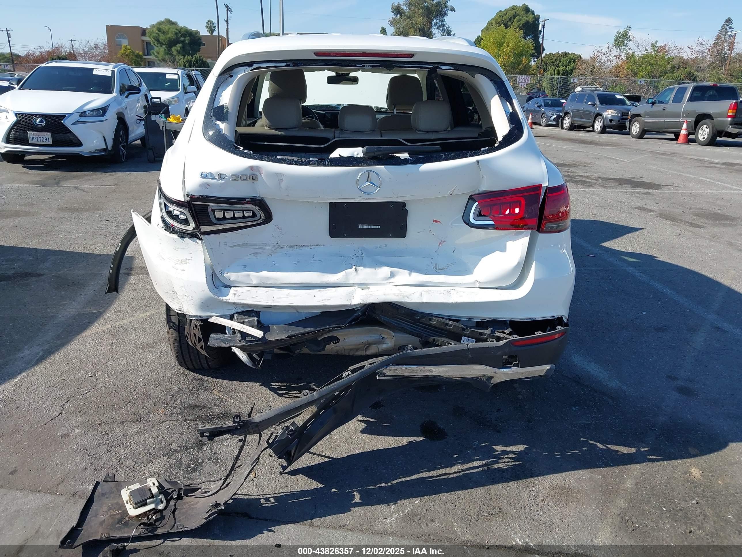 MERCEDES-BENZ GLC image 6