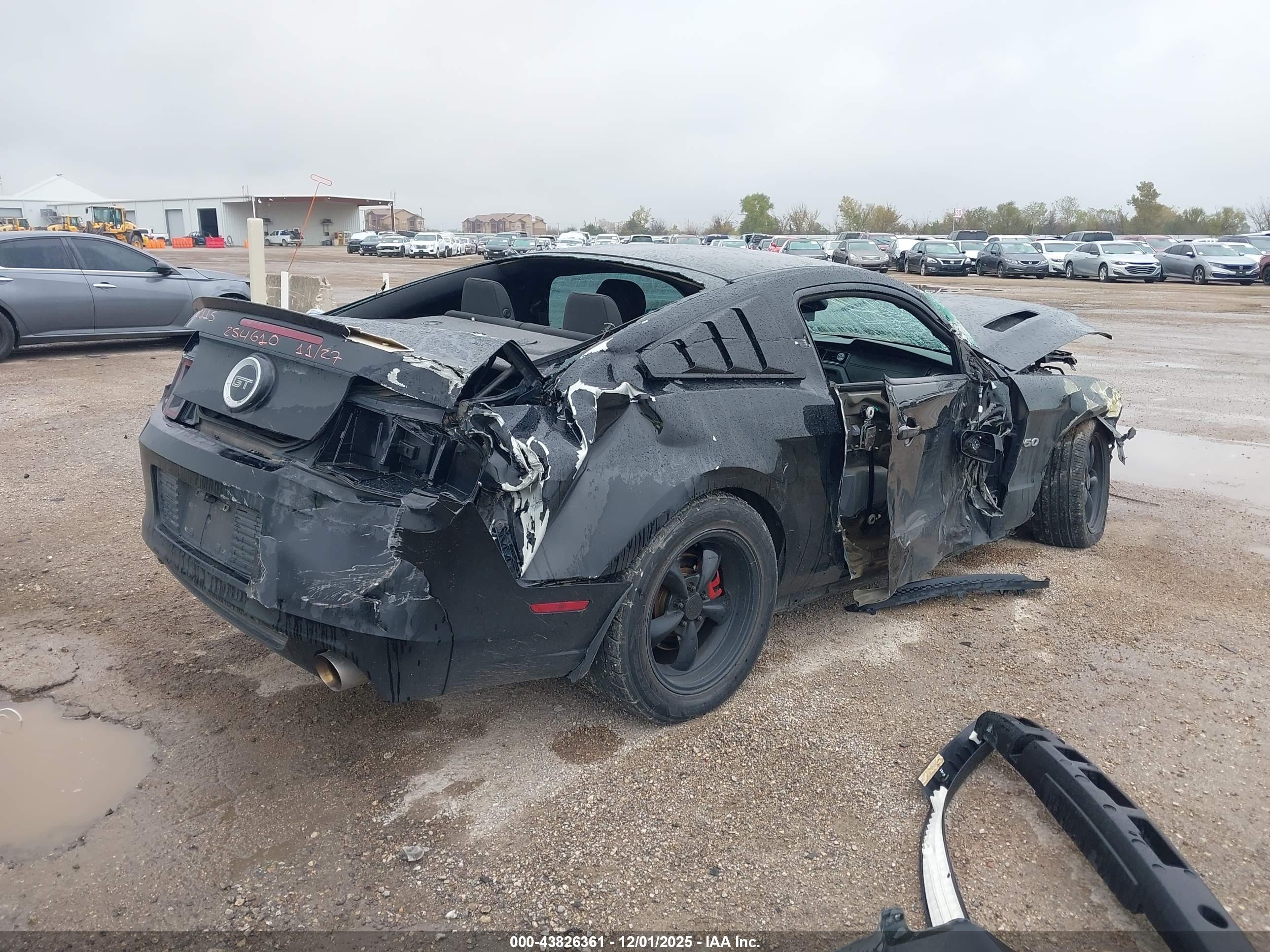 FORD MUSTANG image 4