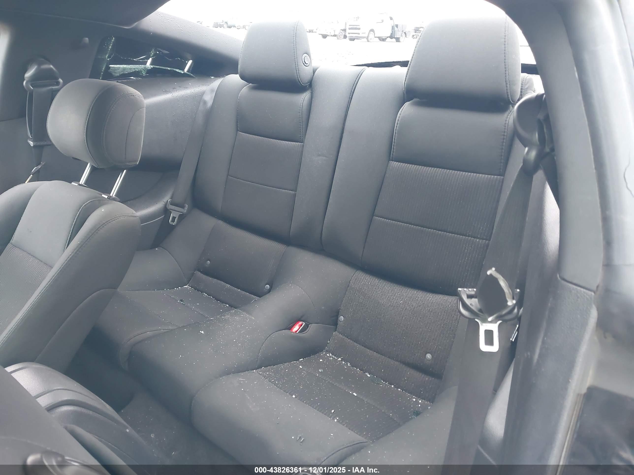 FORD MUSTANG image 8
