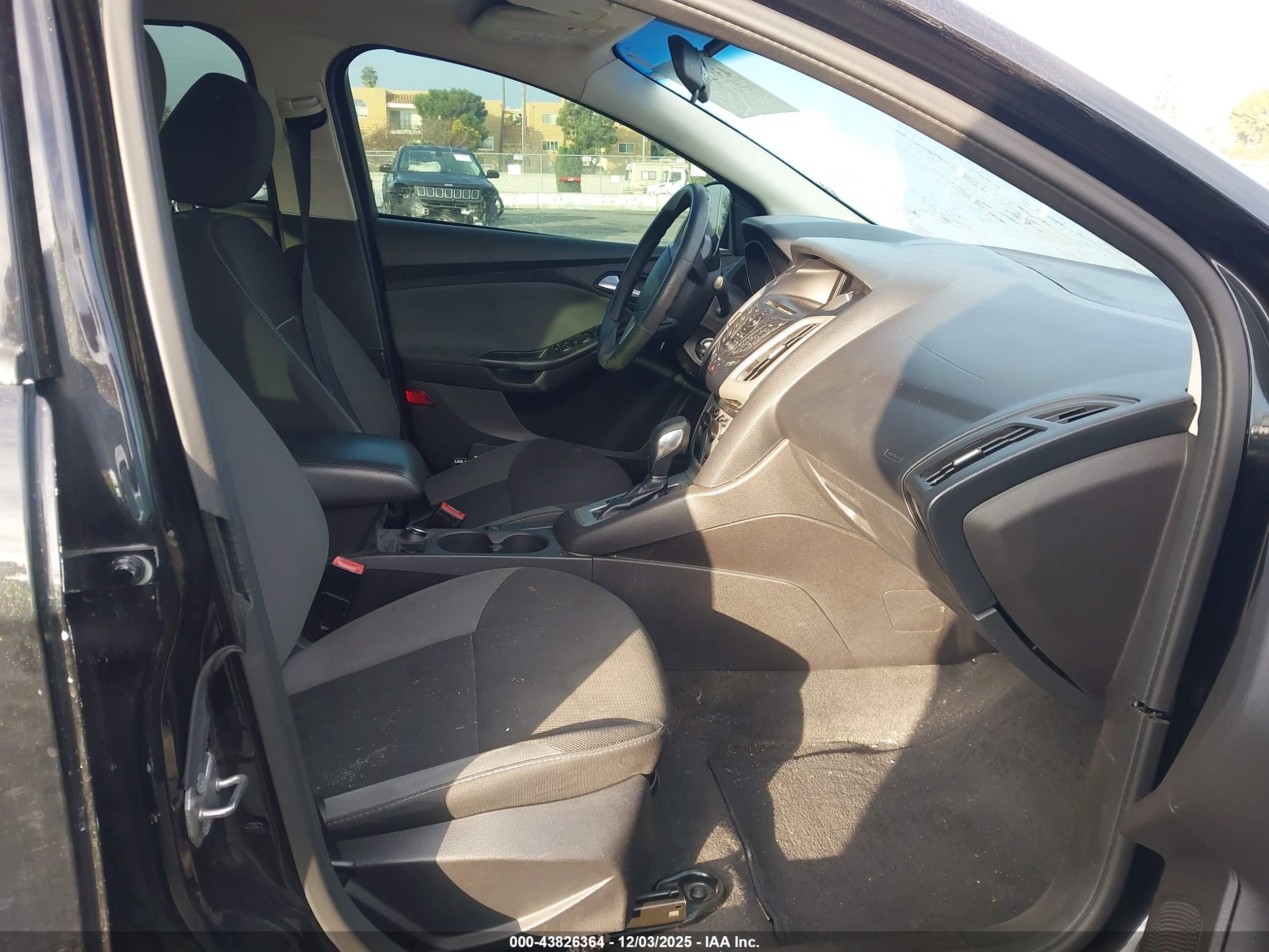 FORD FOCUS image 5