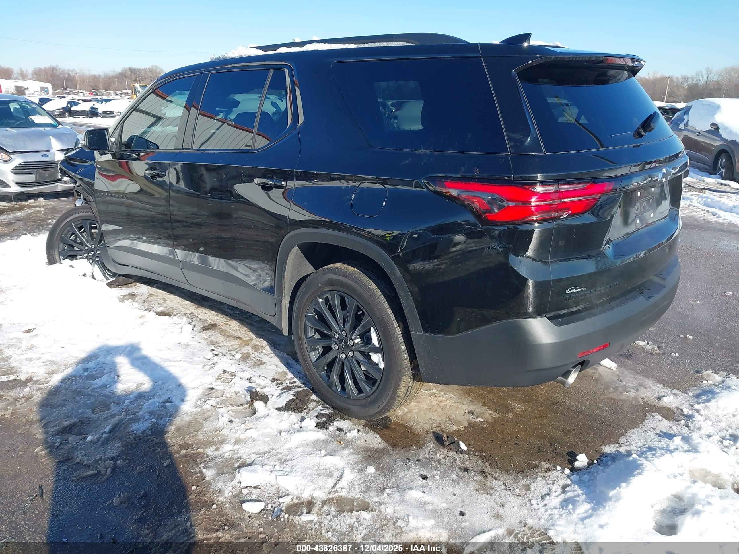 CHEVROLET TRAVERSE image 3