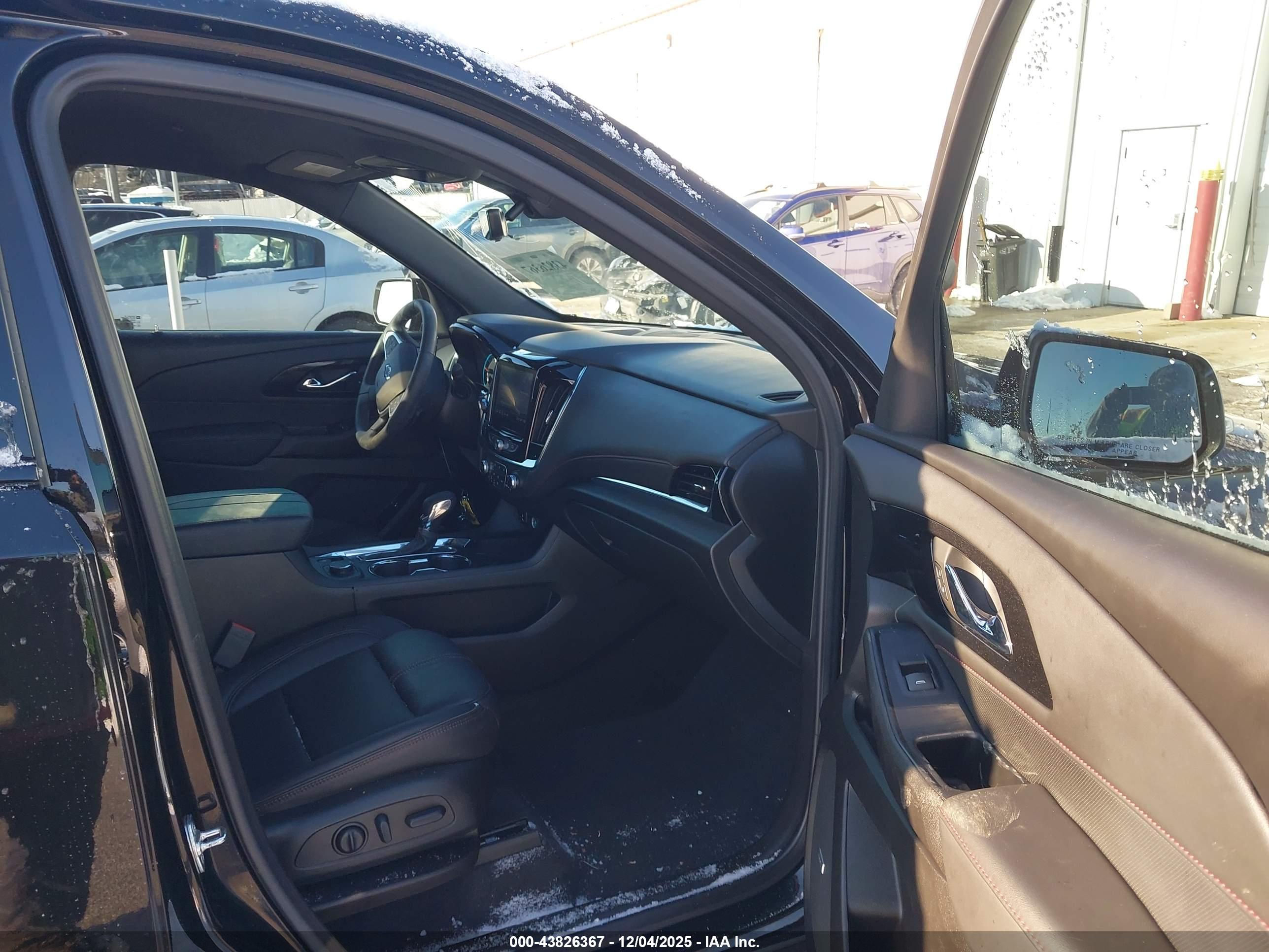 CHEVROLET TRAVERSE image 5