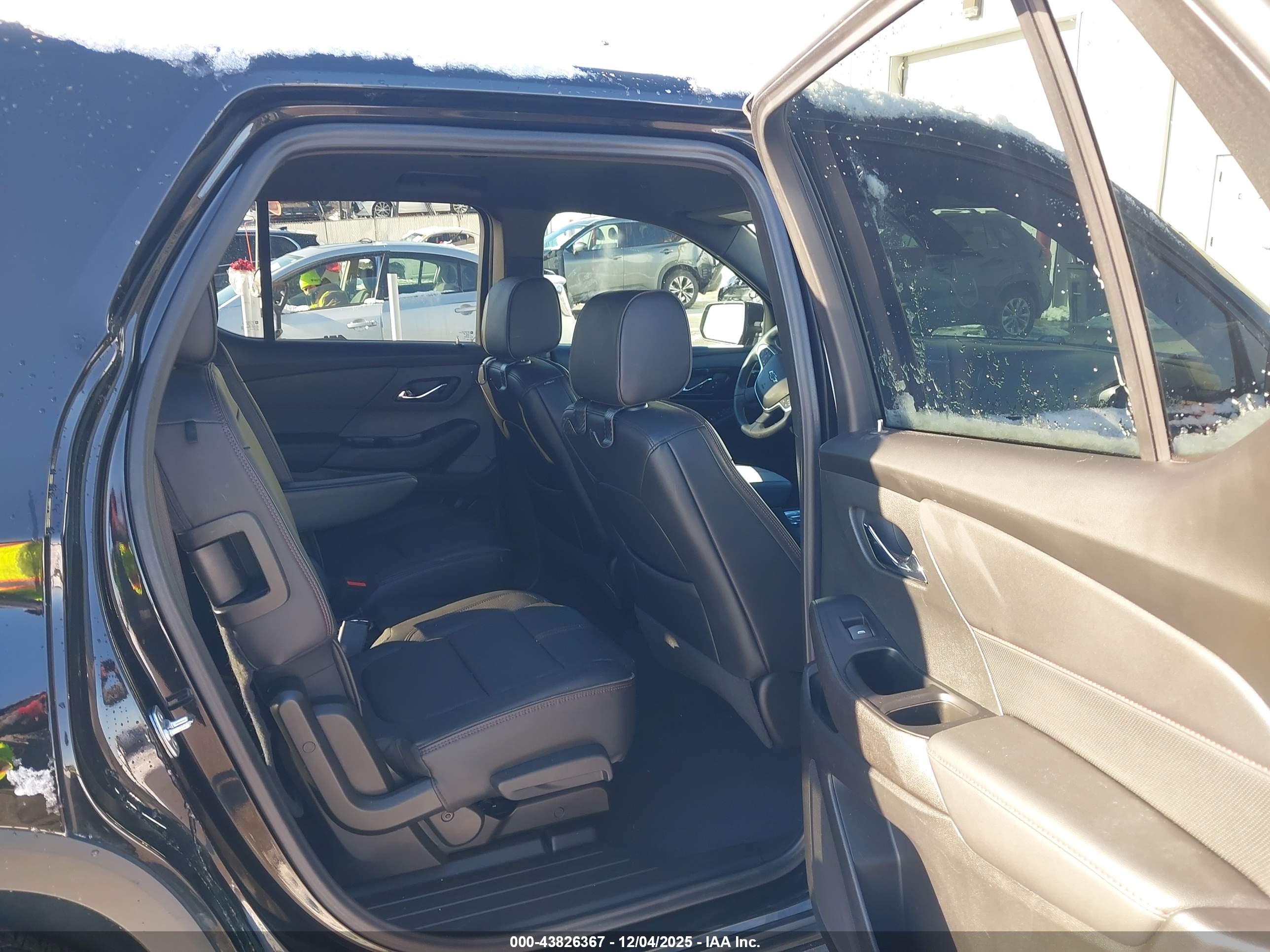 CHEVROLET TRAVERSE image 8