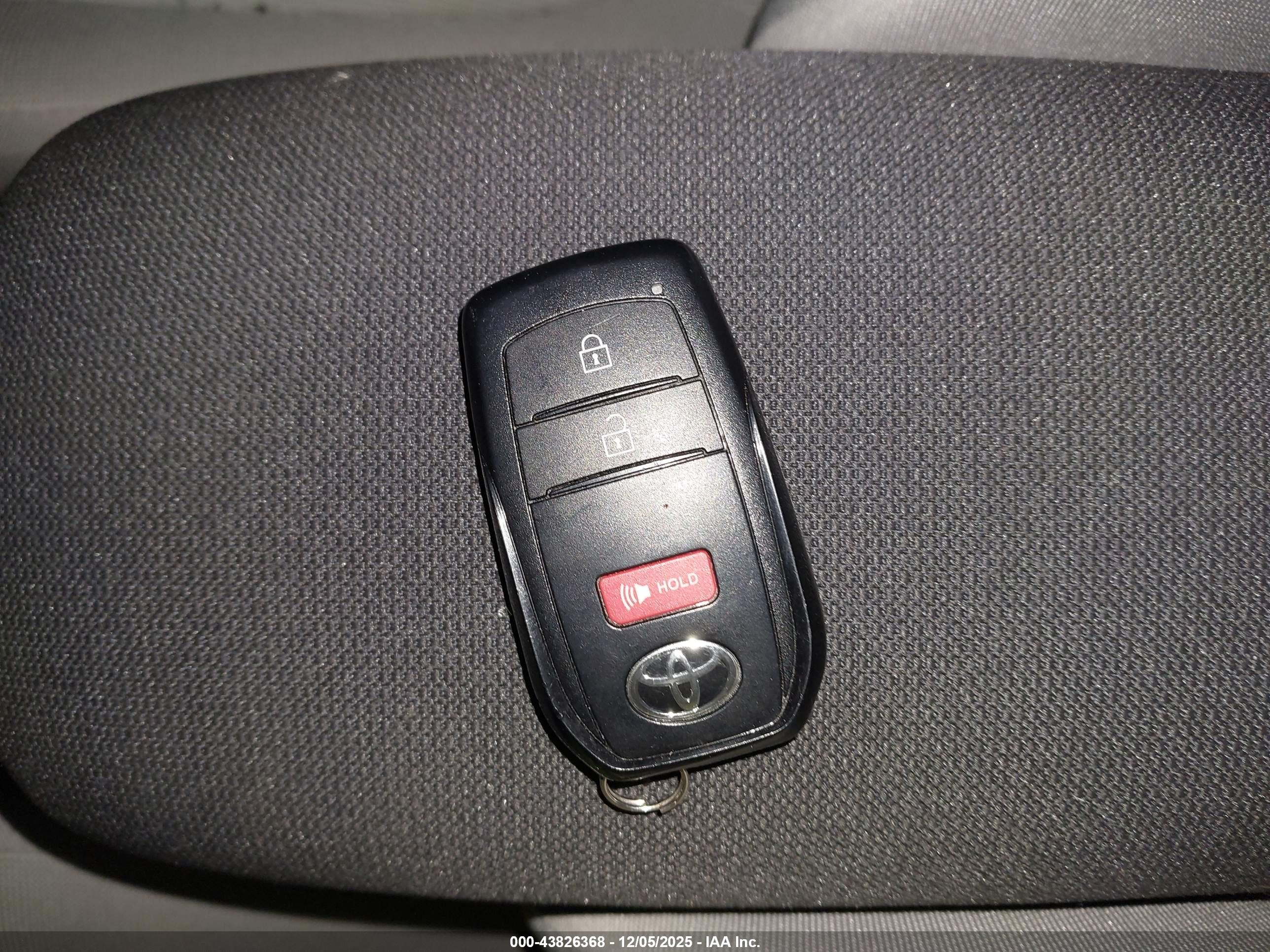 TOYOTA COROLLA image 11