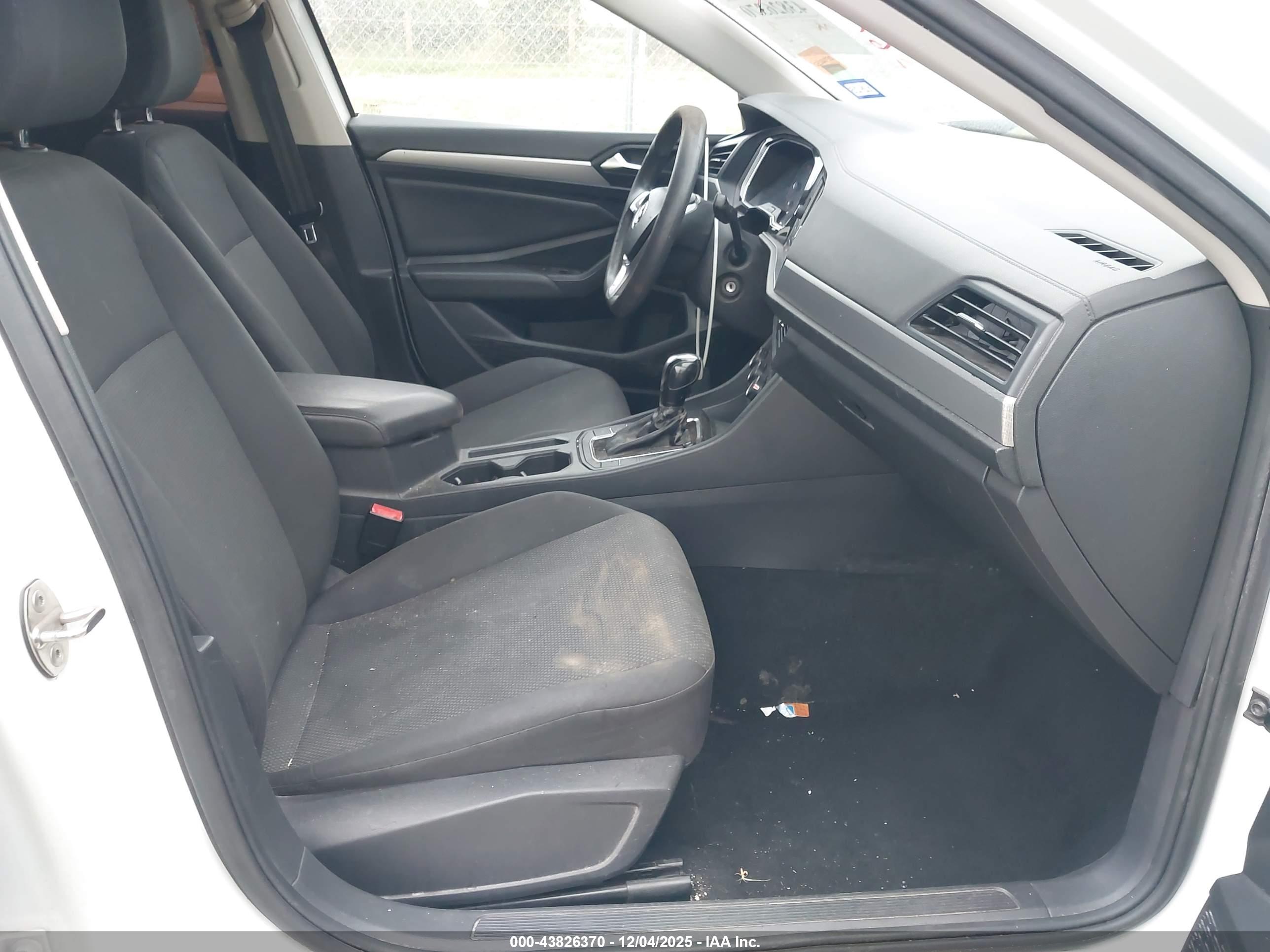 VOLKSWAGEN JETTA image 5