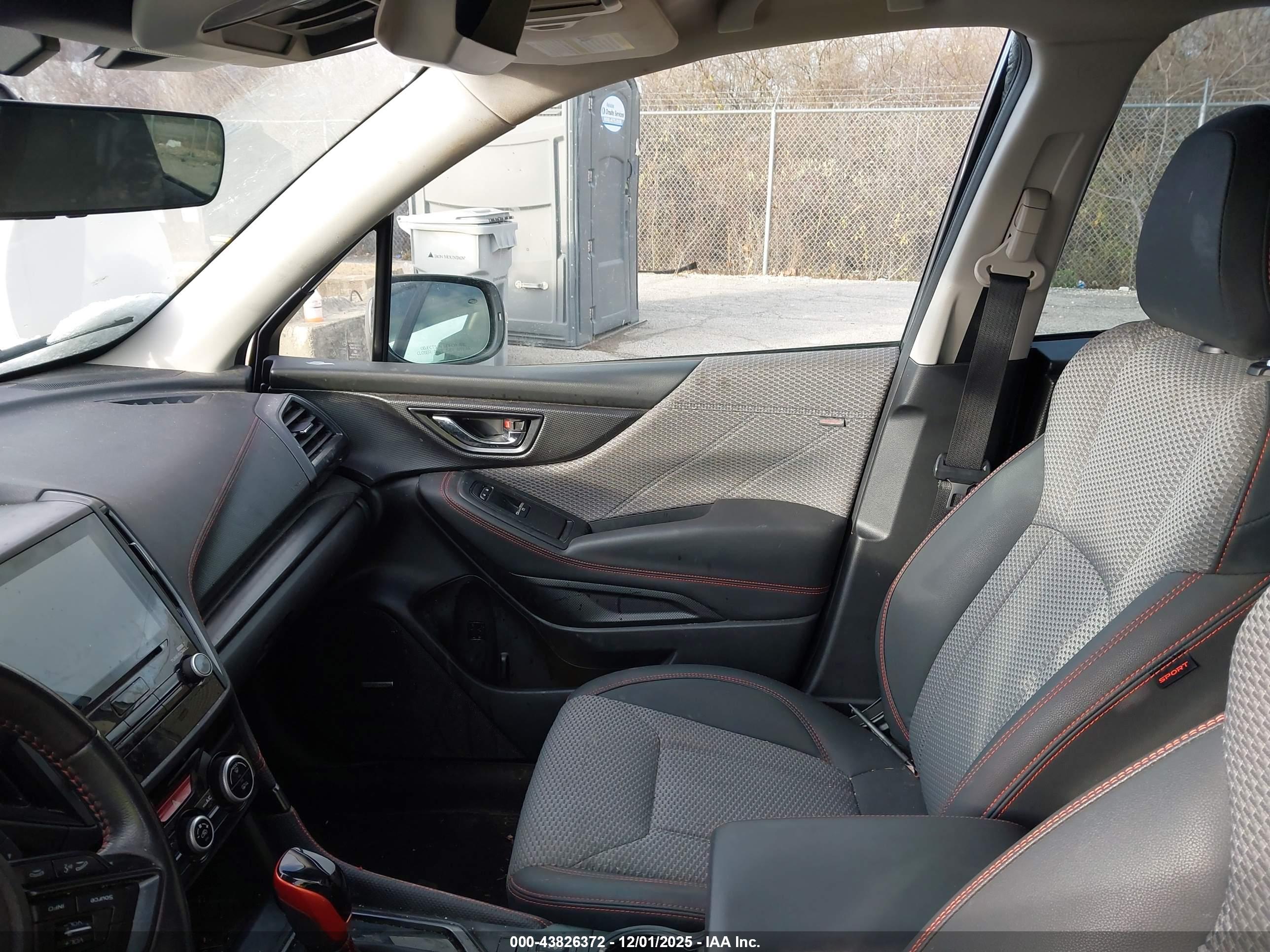 SUBARU FORESTER image 5