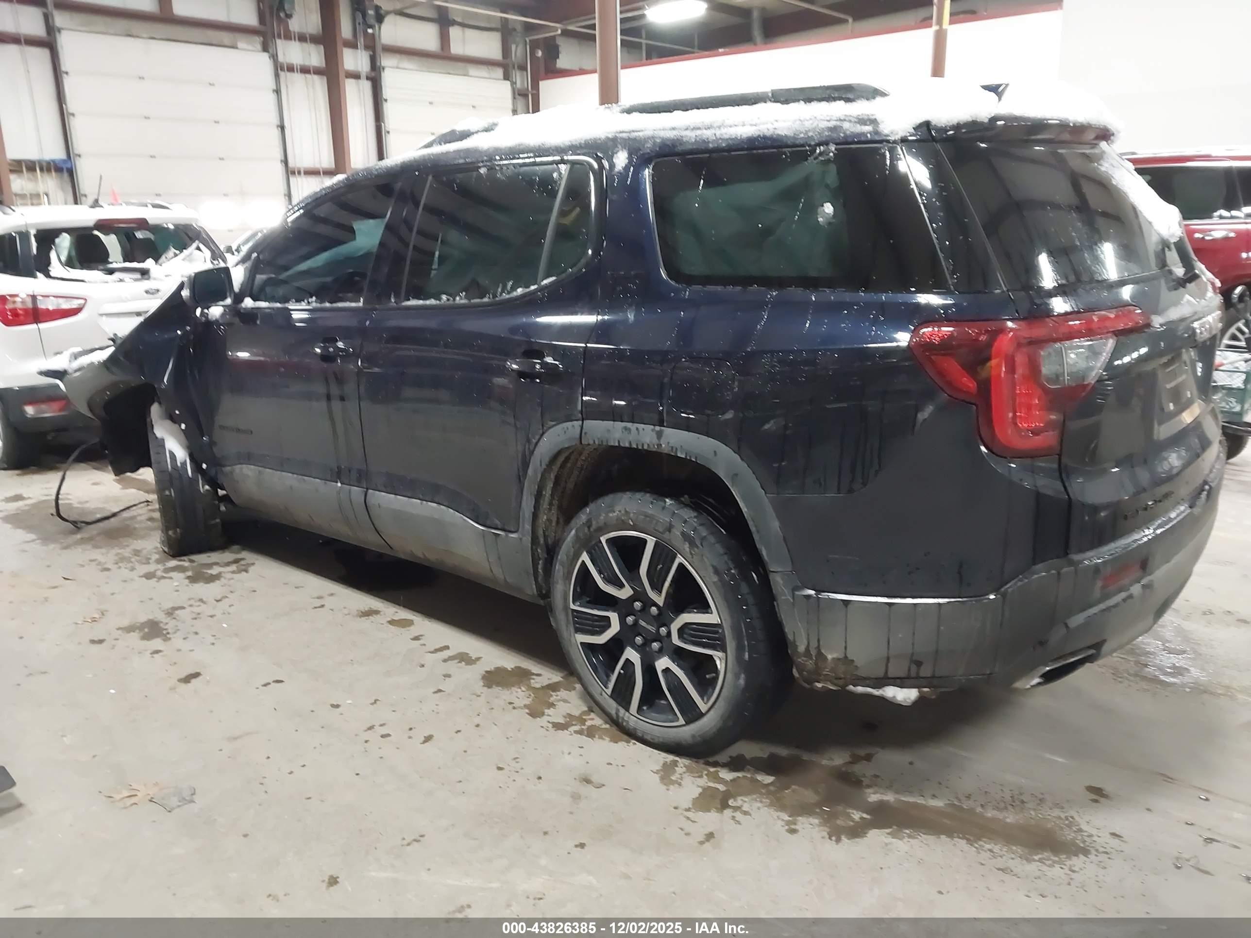 GMC ACADIA image 3