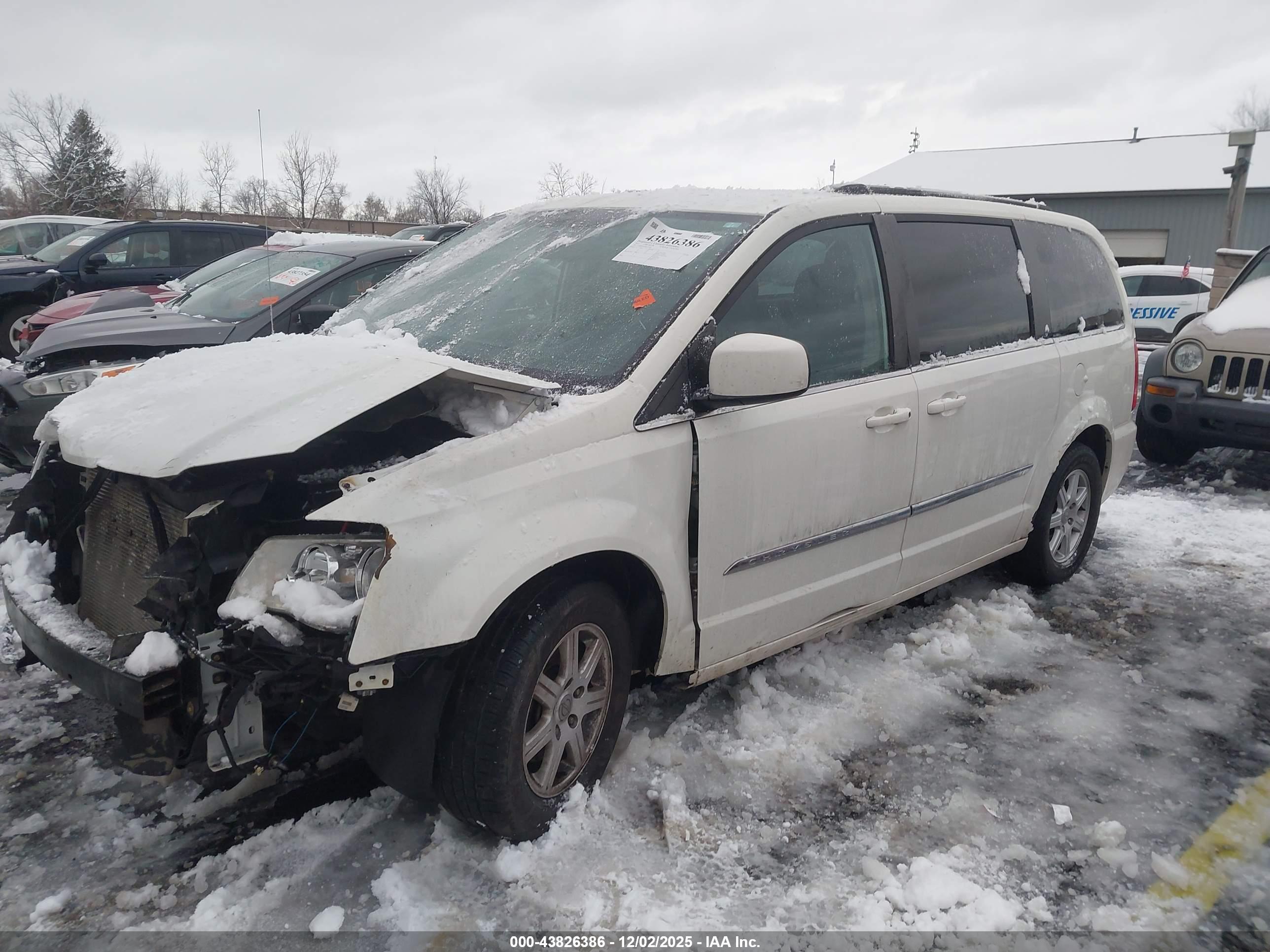CHRYSLER TOWN image 2