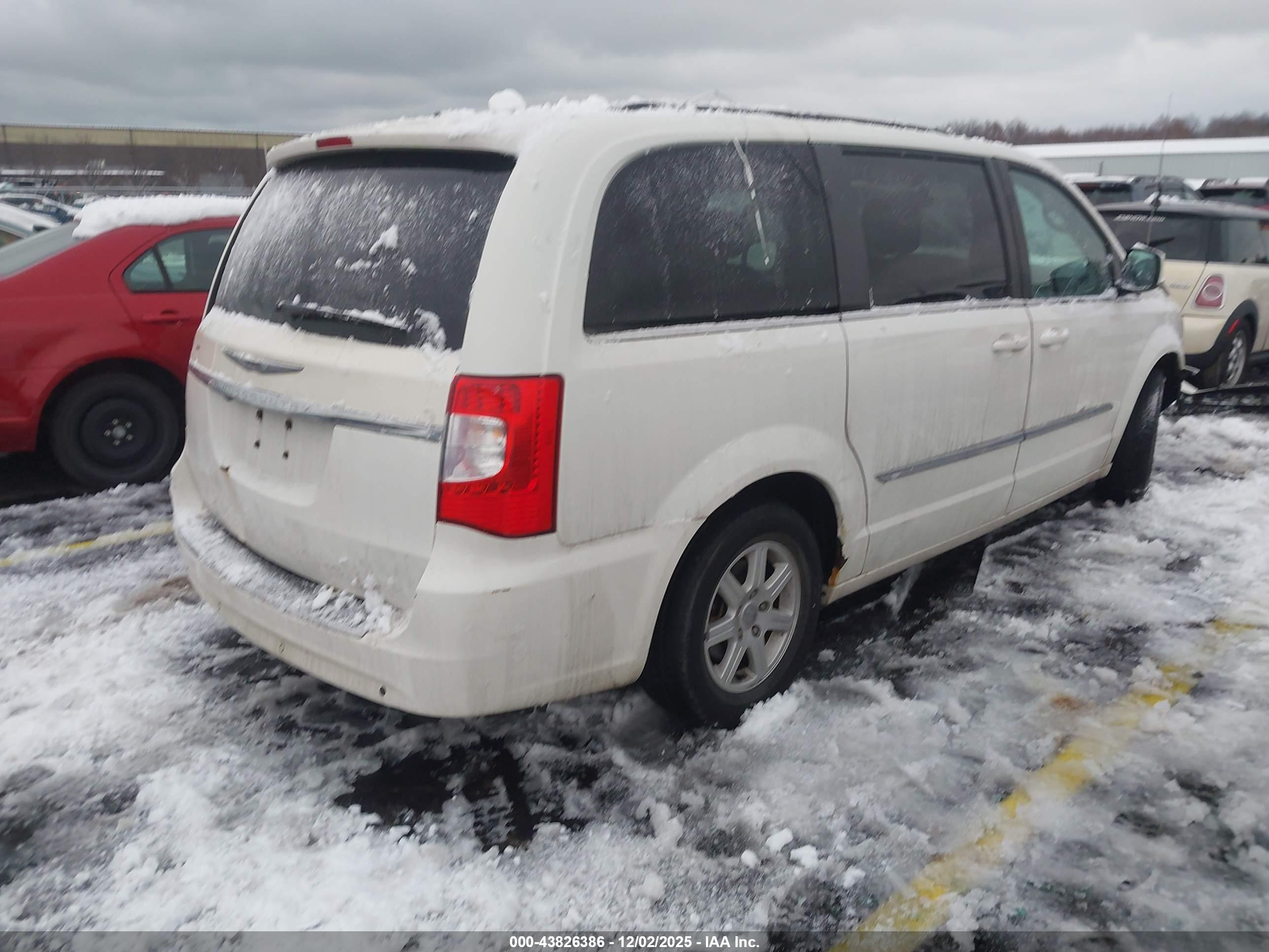 CHRYSLER TOWN image 4