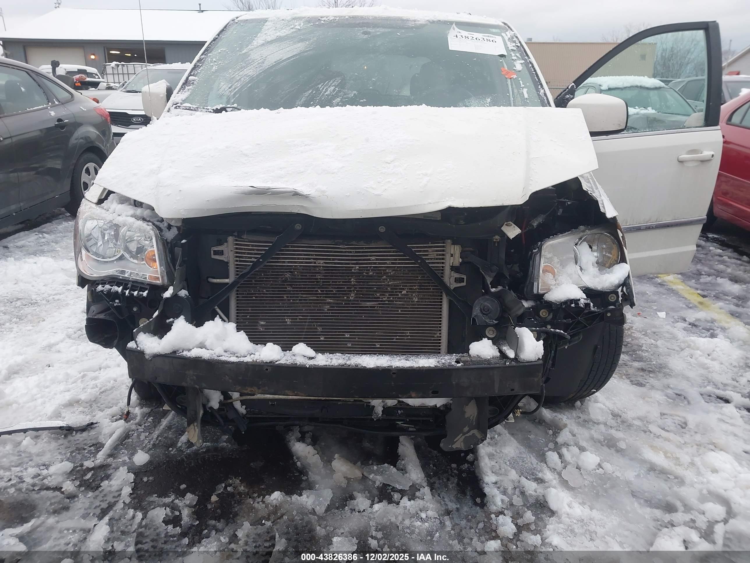 CHRYSLER TOWN image 6