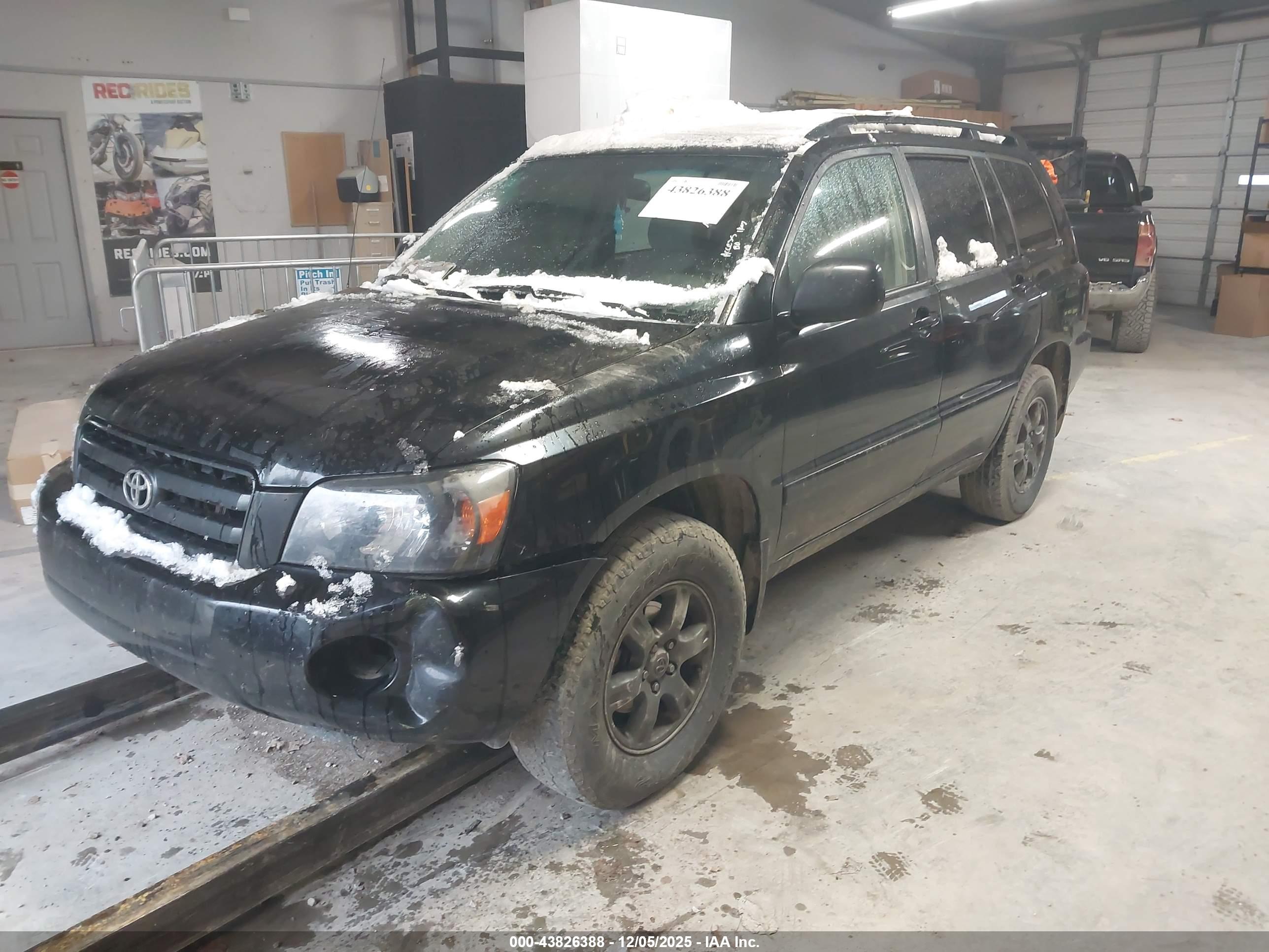 TOYOTA HIGHLANDER image 2