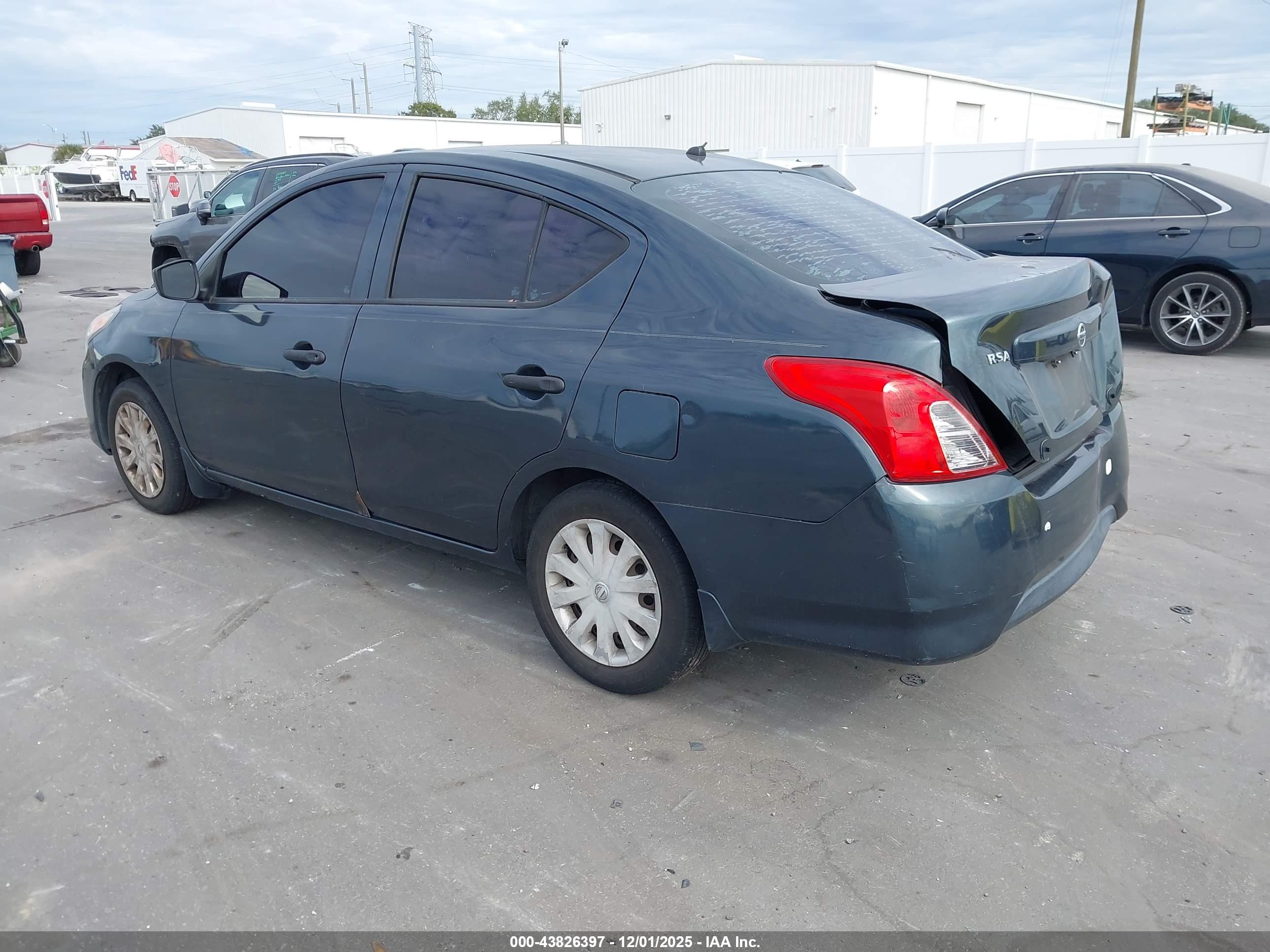NISSAN VERSA image 3