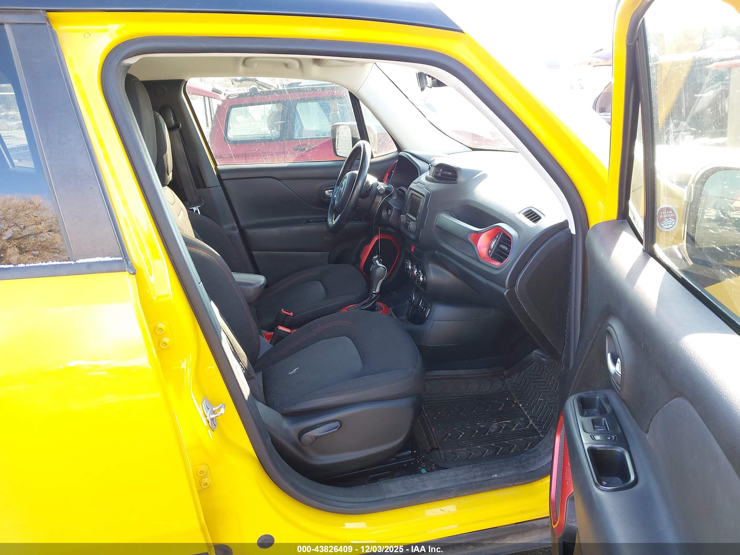 JEEP RENEGADE image 5