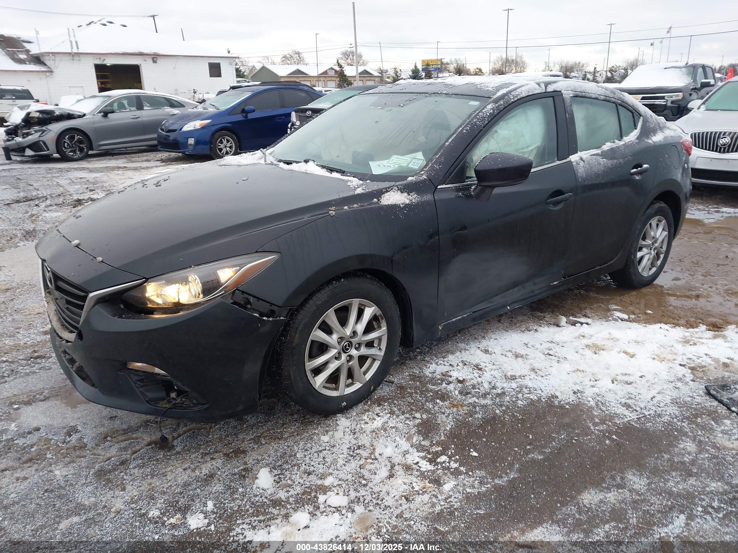 MAZDA MAZDA3 image 2
