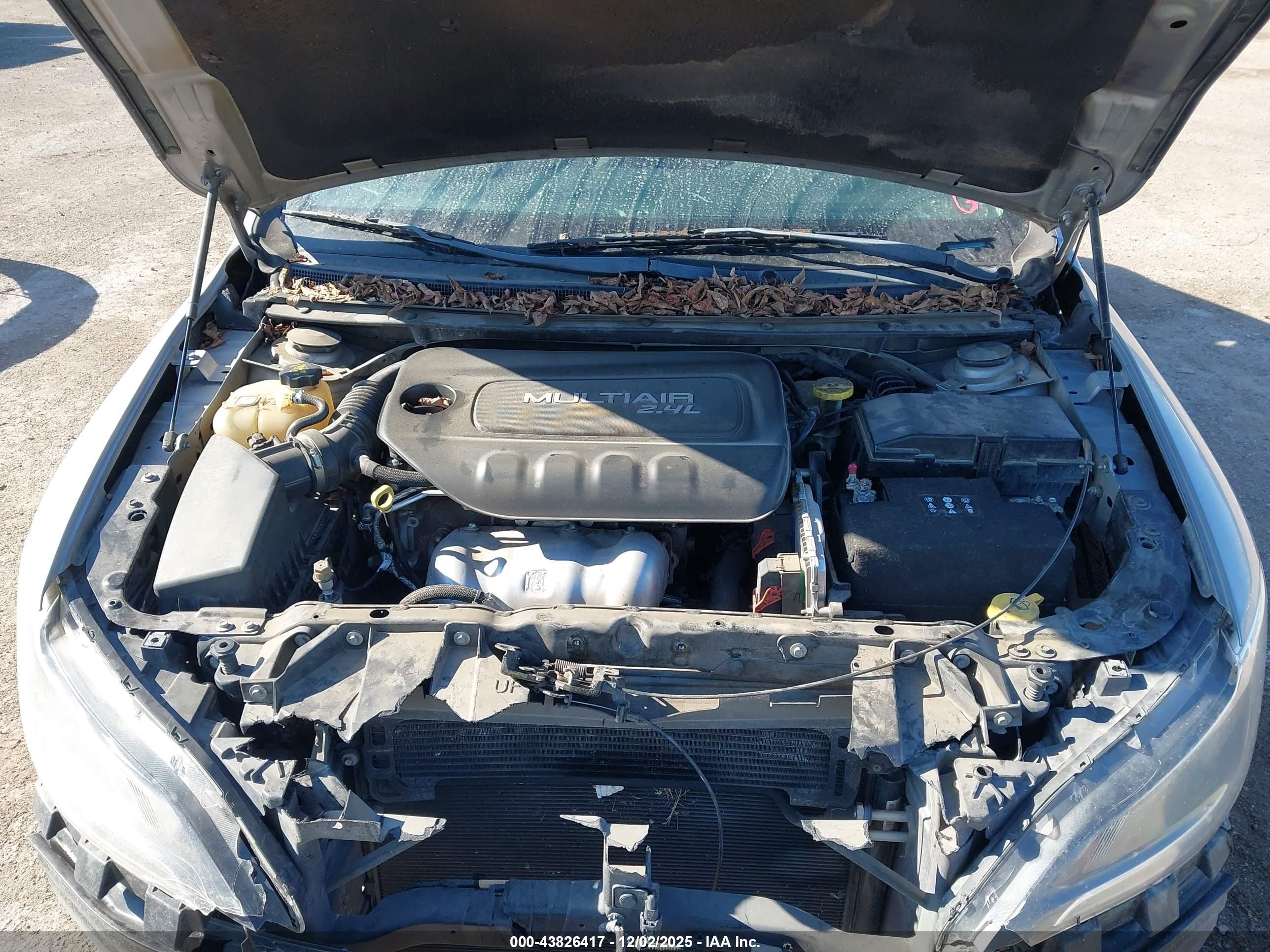 CHRYSLER 200 image 10