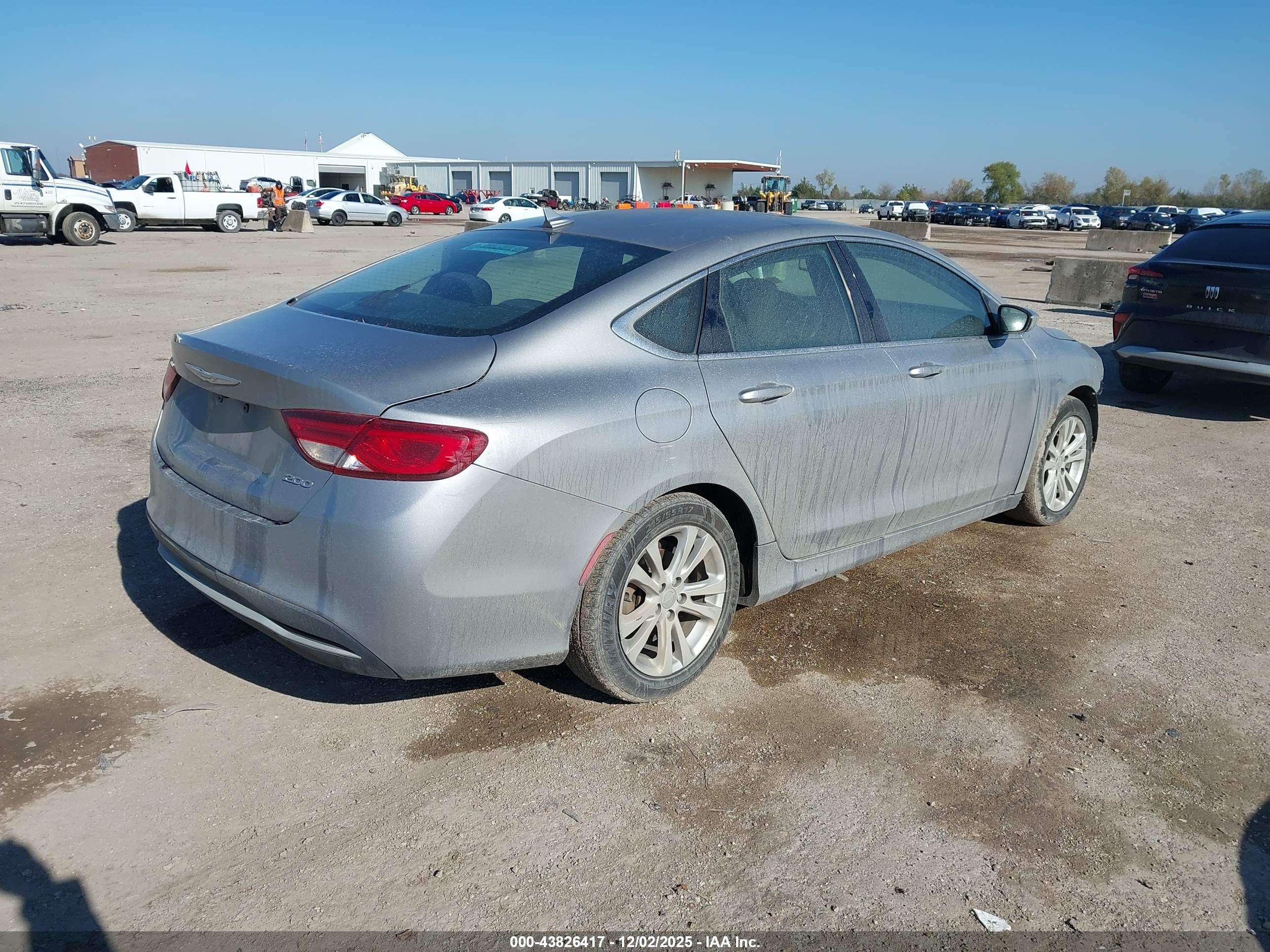 CHRYSLER 200 image 4
