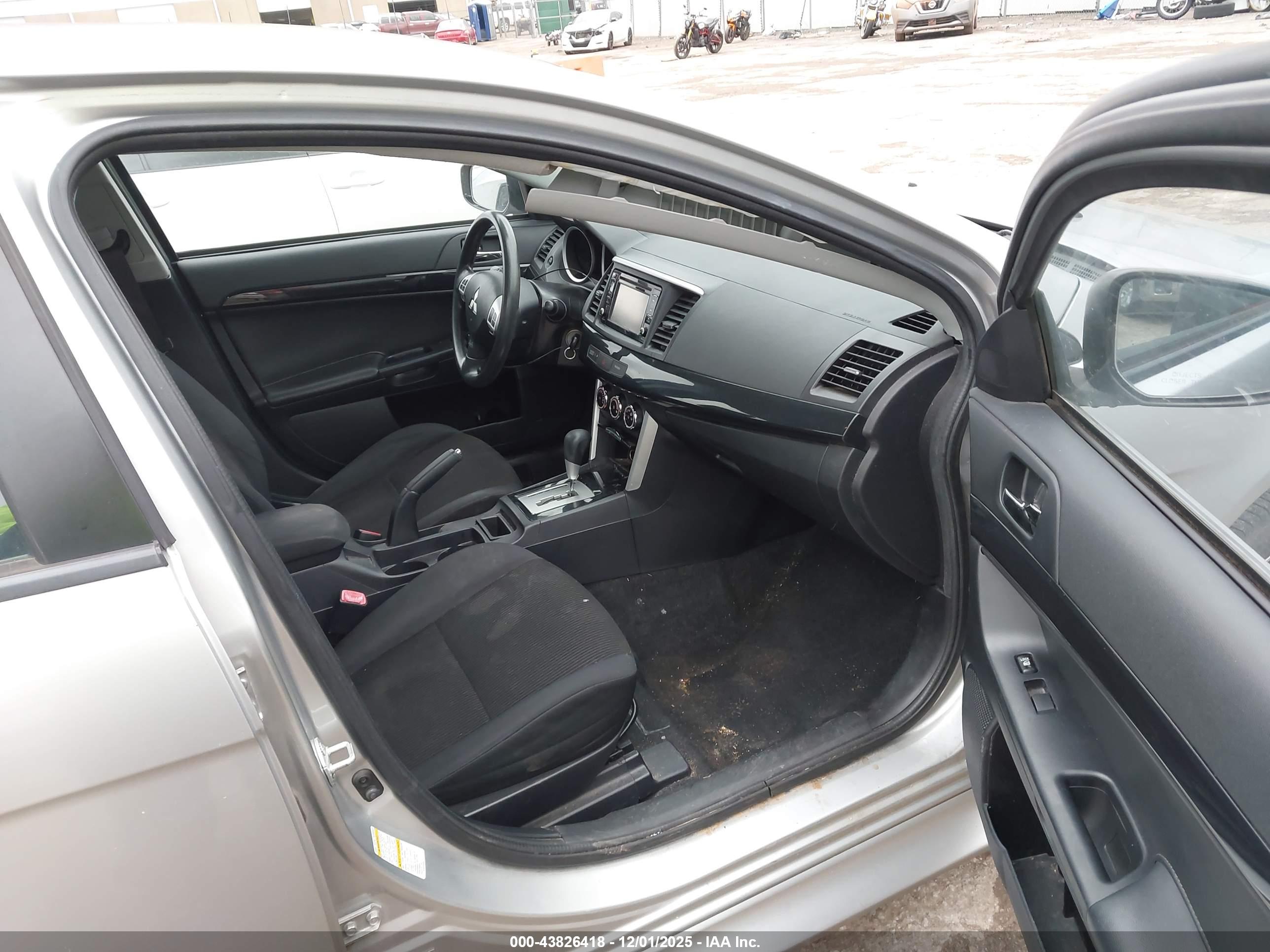 MITSUBISHI LANCER image 5