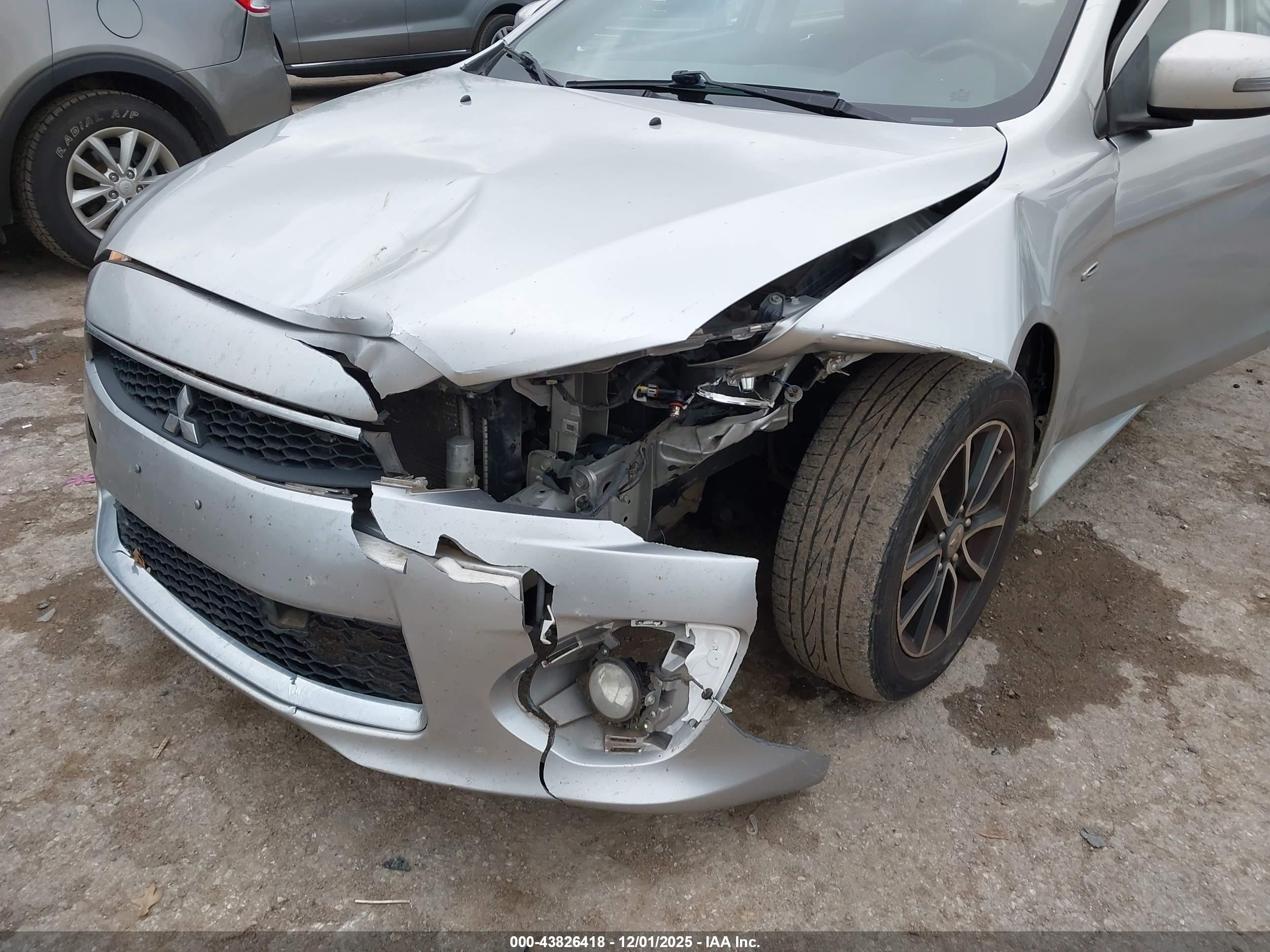 MITSUBISHI LANCER image 6