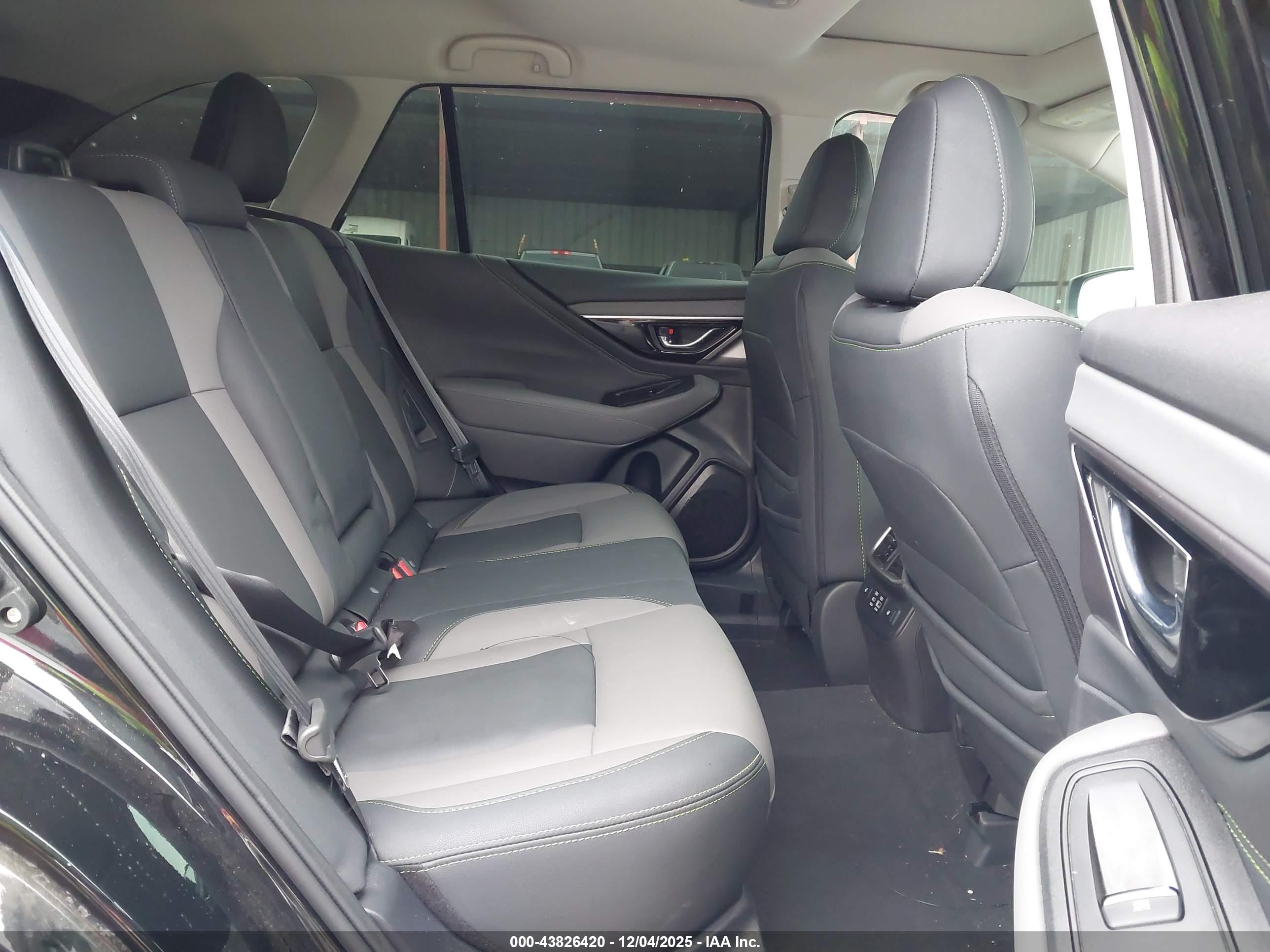 SUBARU OUTBACK image 8