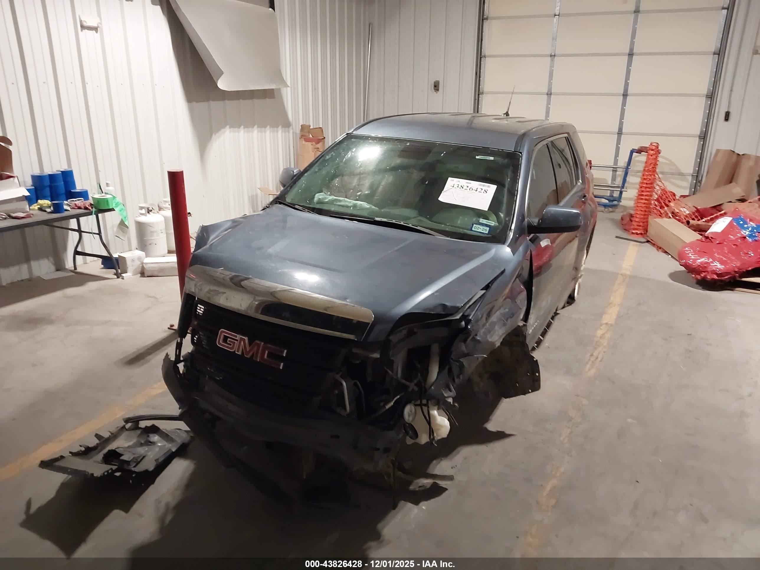 GMC TERRAIN image 2