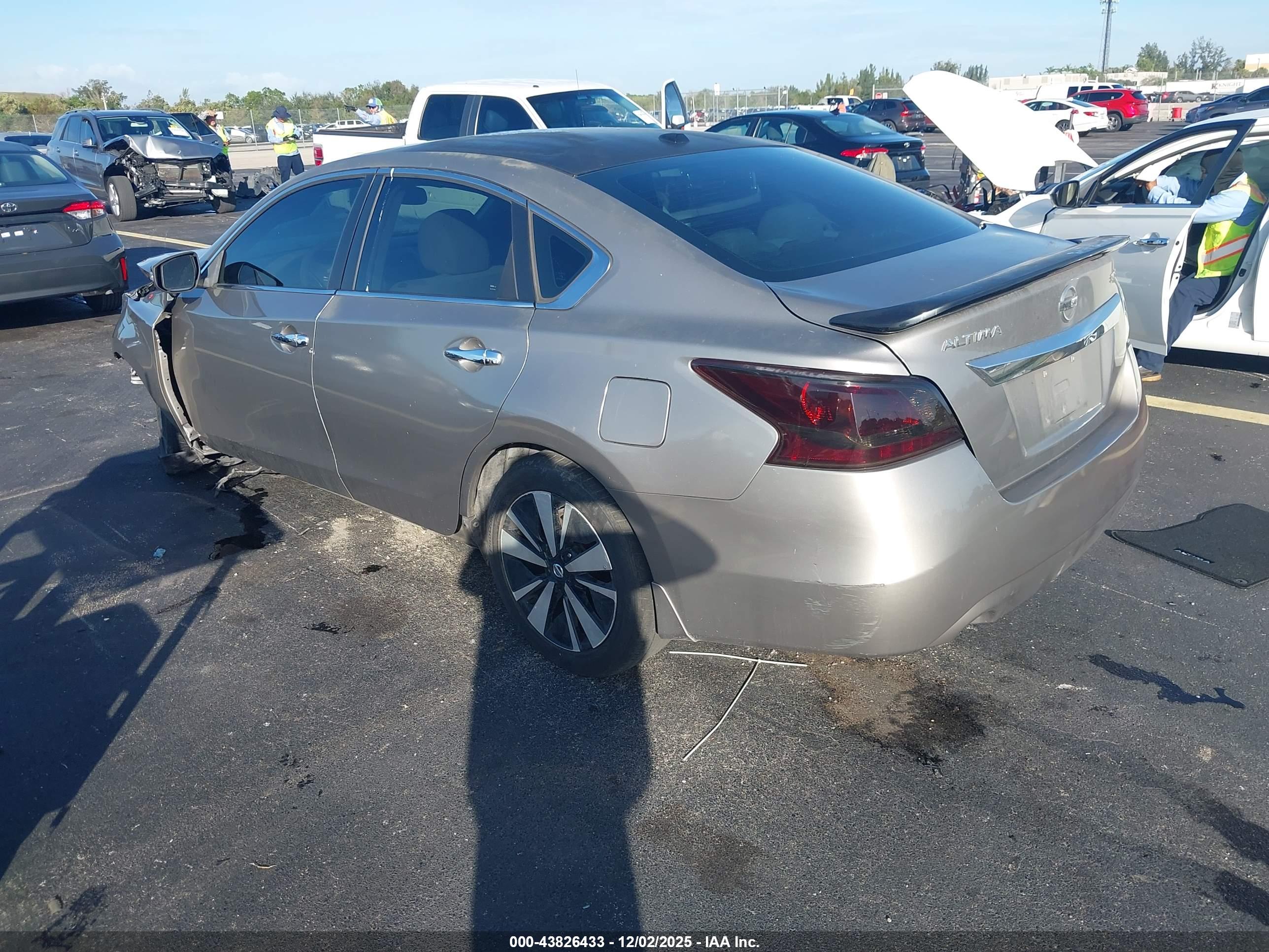 NISSAN ALTIMA image 3