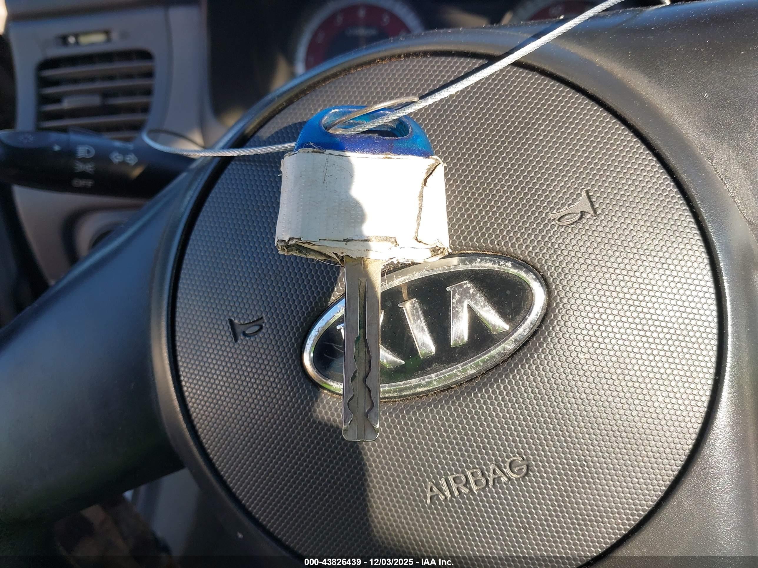 KIA RIO image 11