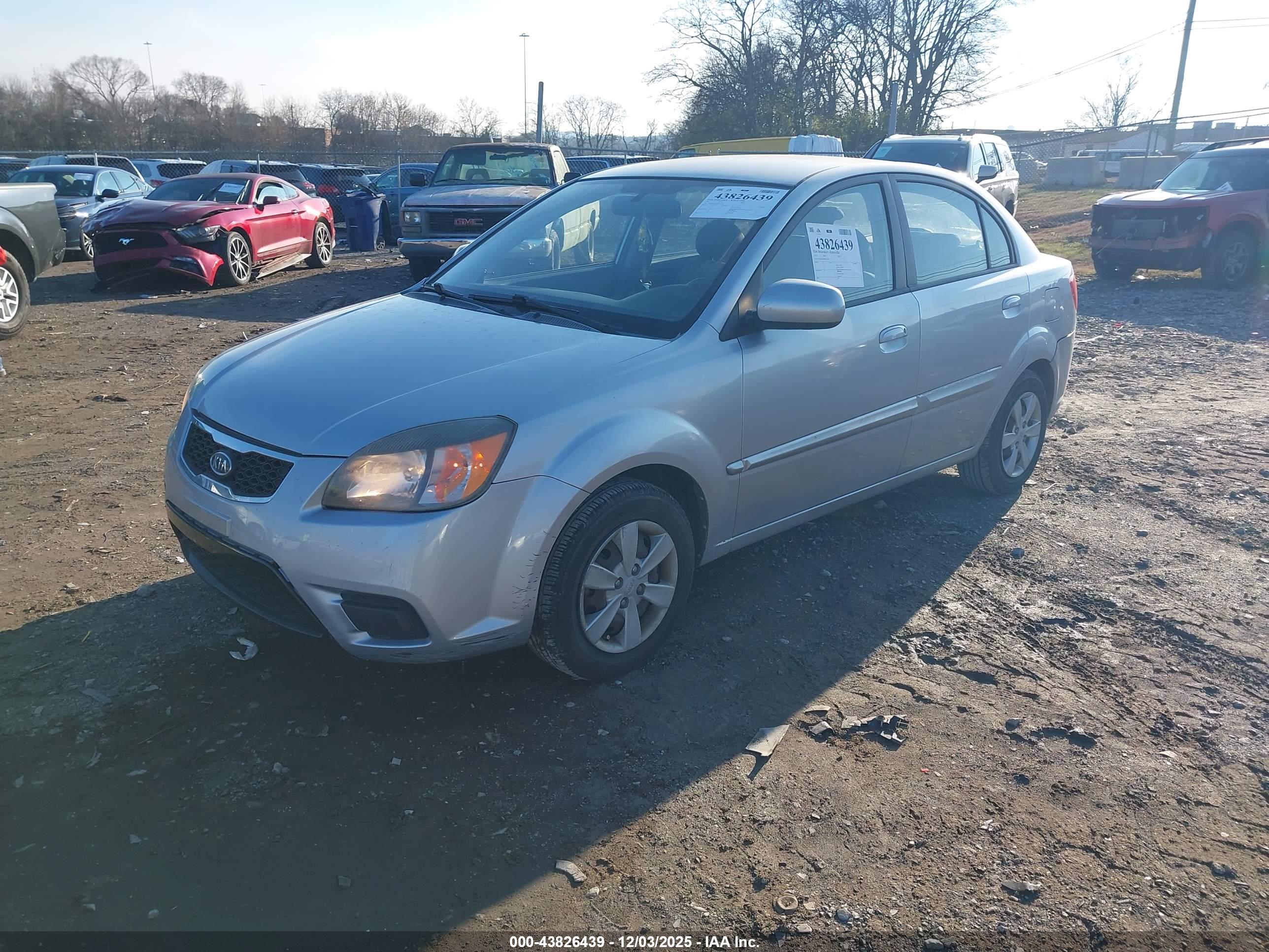 KIA RIO image 2
