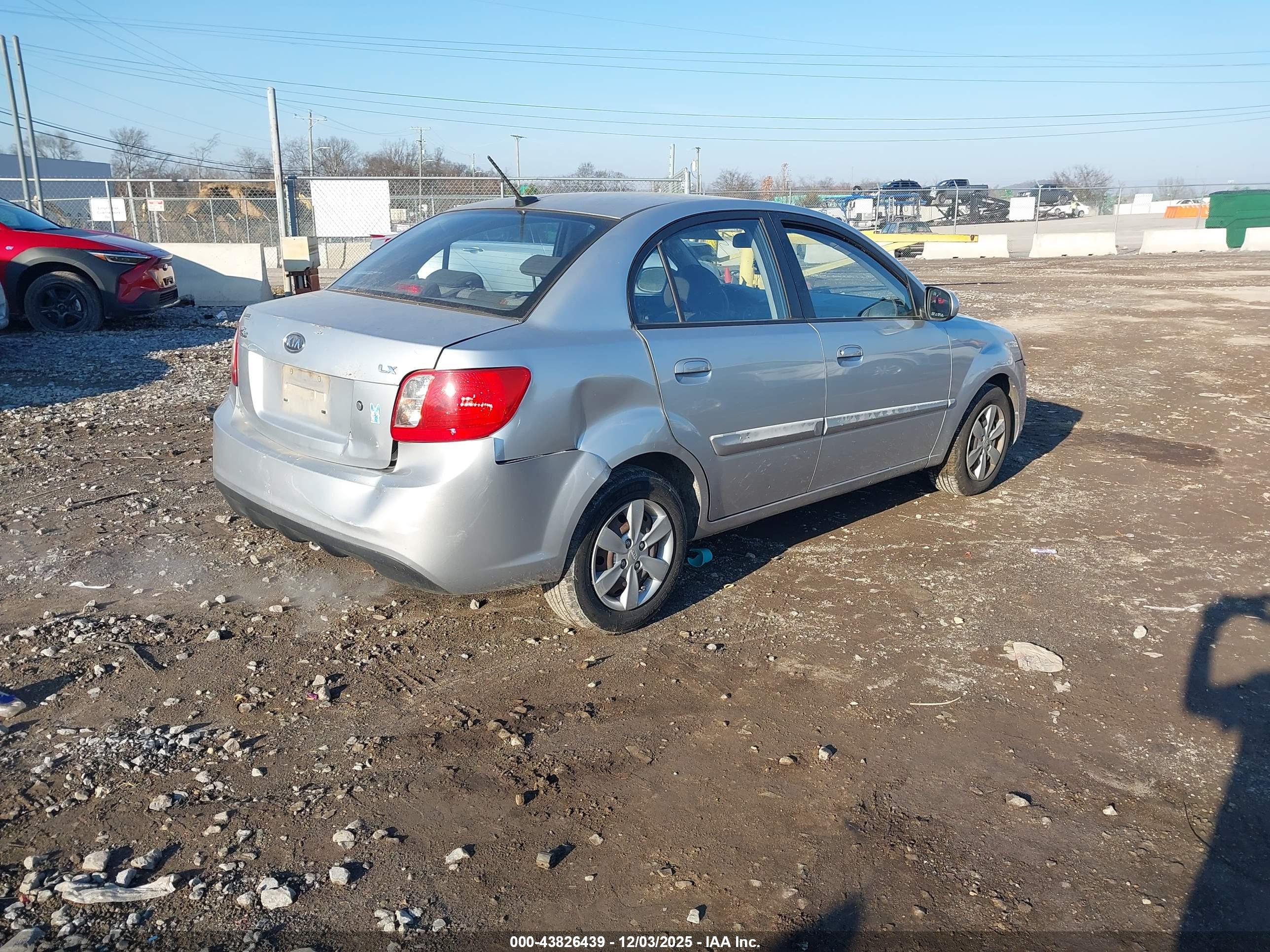 KIA RIO image 4