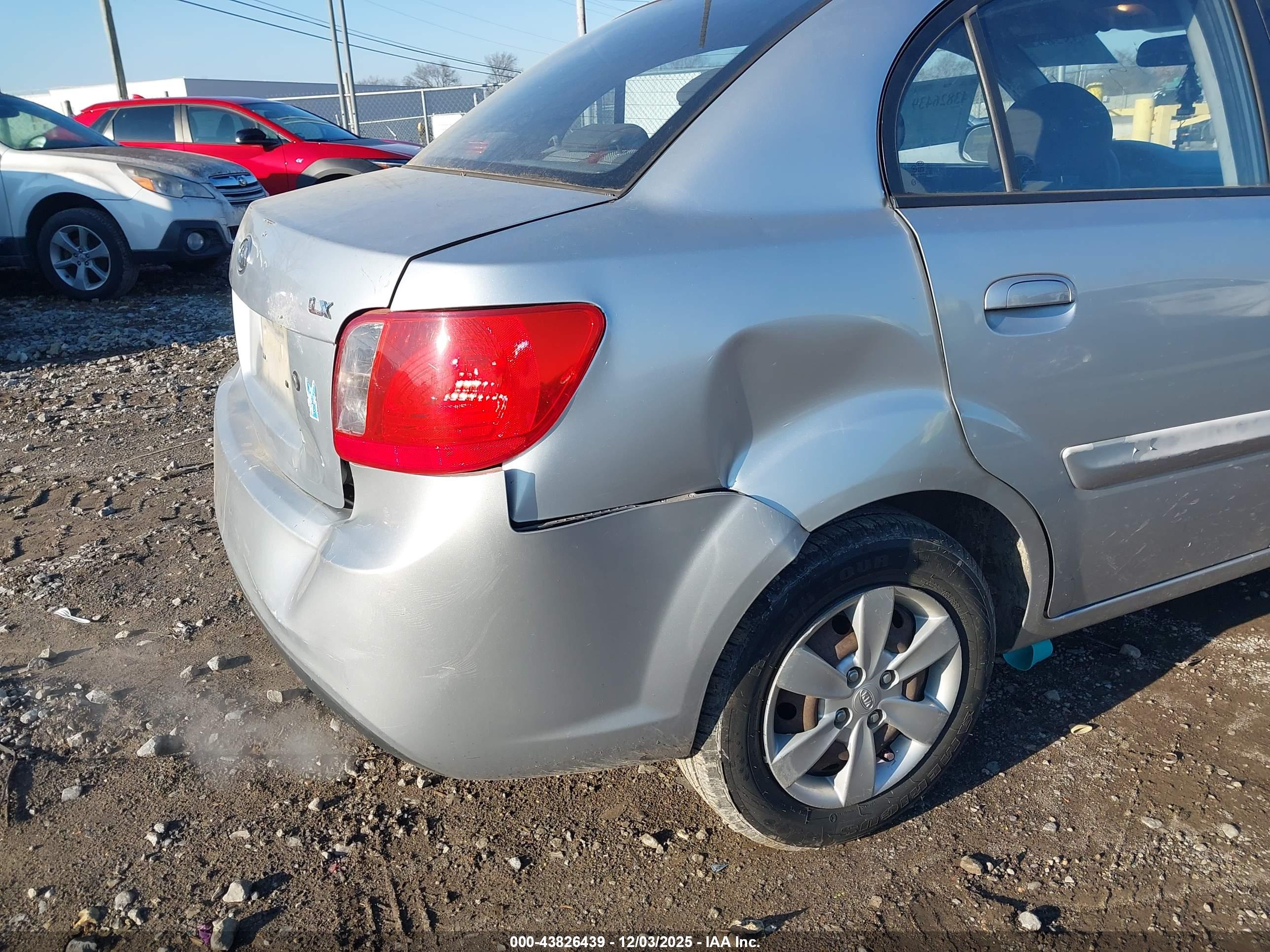 KIA RIO image 6