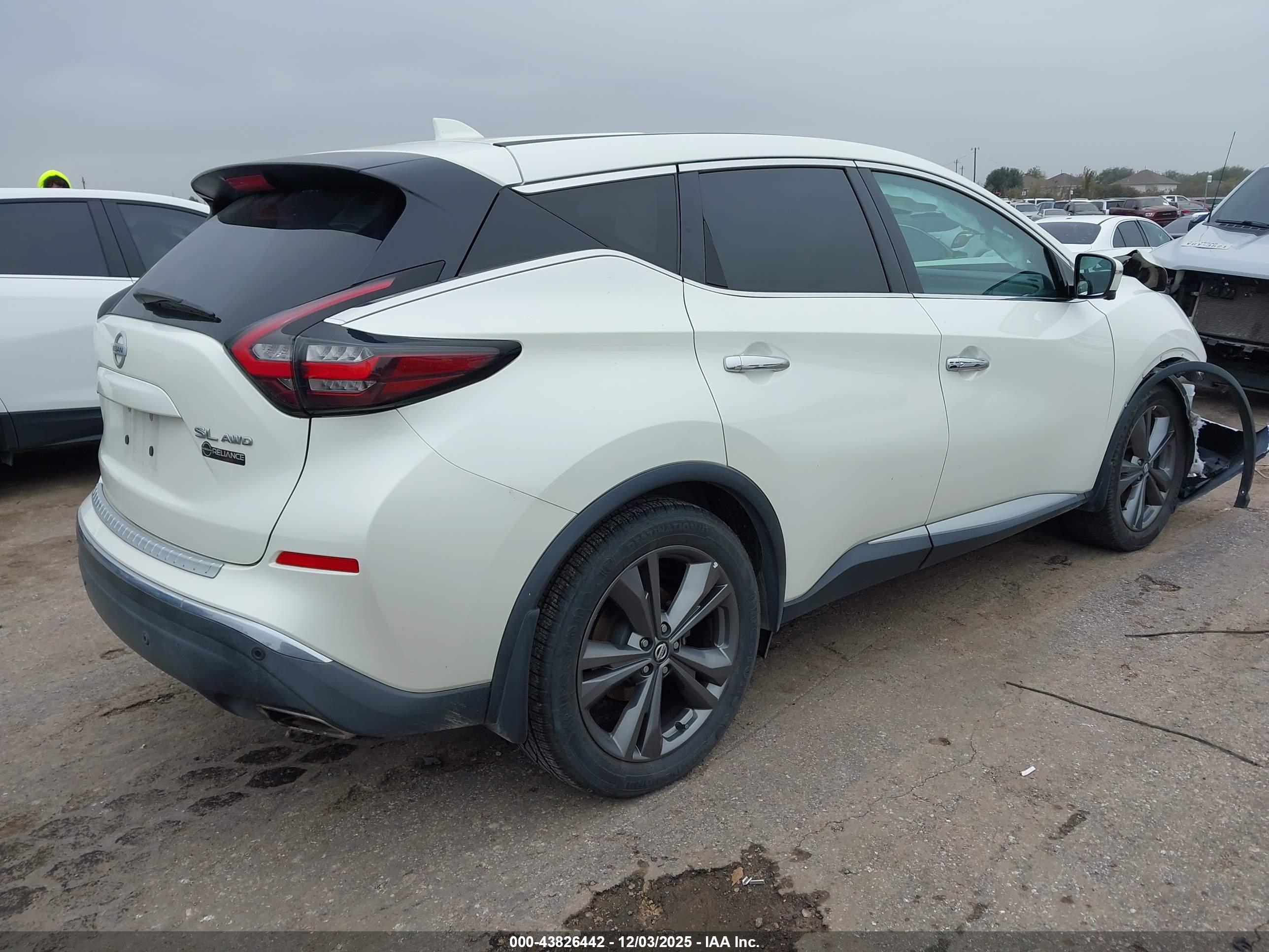 NISSAN MURANO image 4