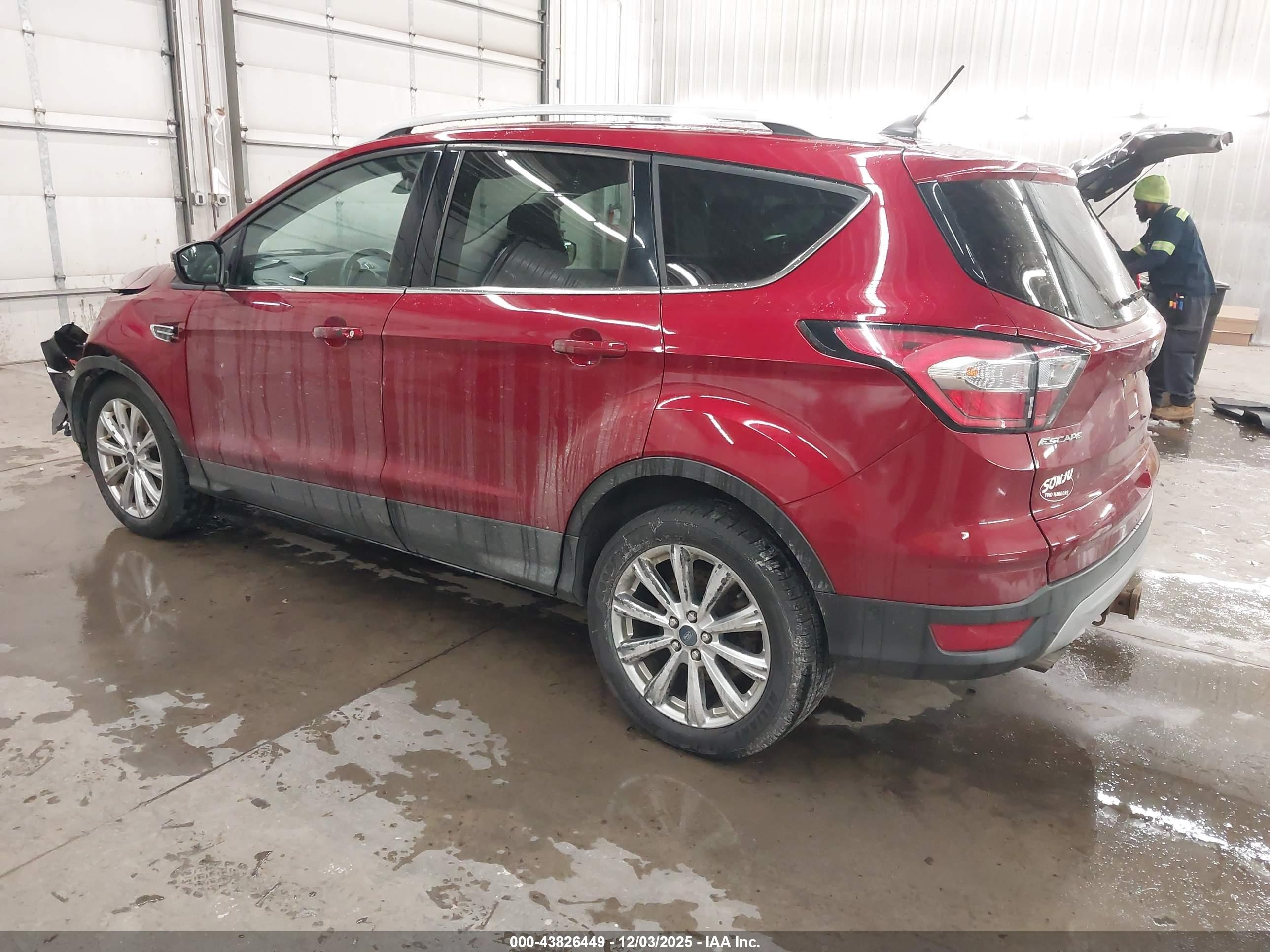 FORD ESCAPE image 3