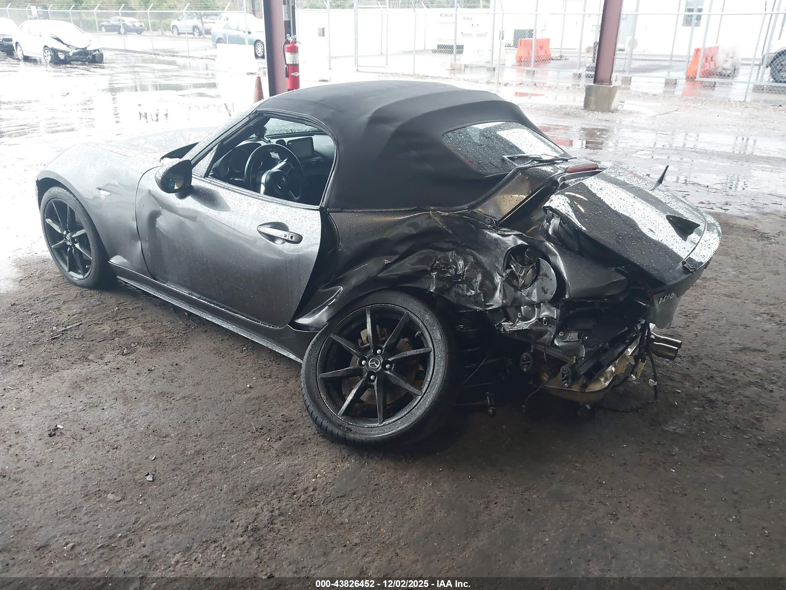 MAZDA MX-5 image 3