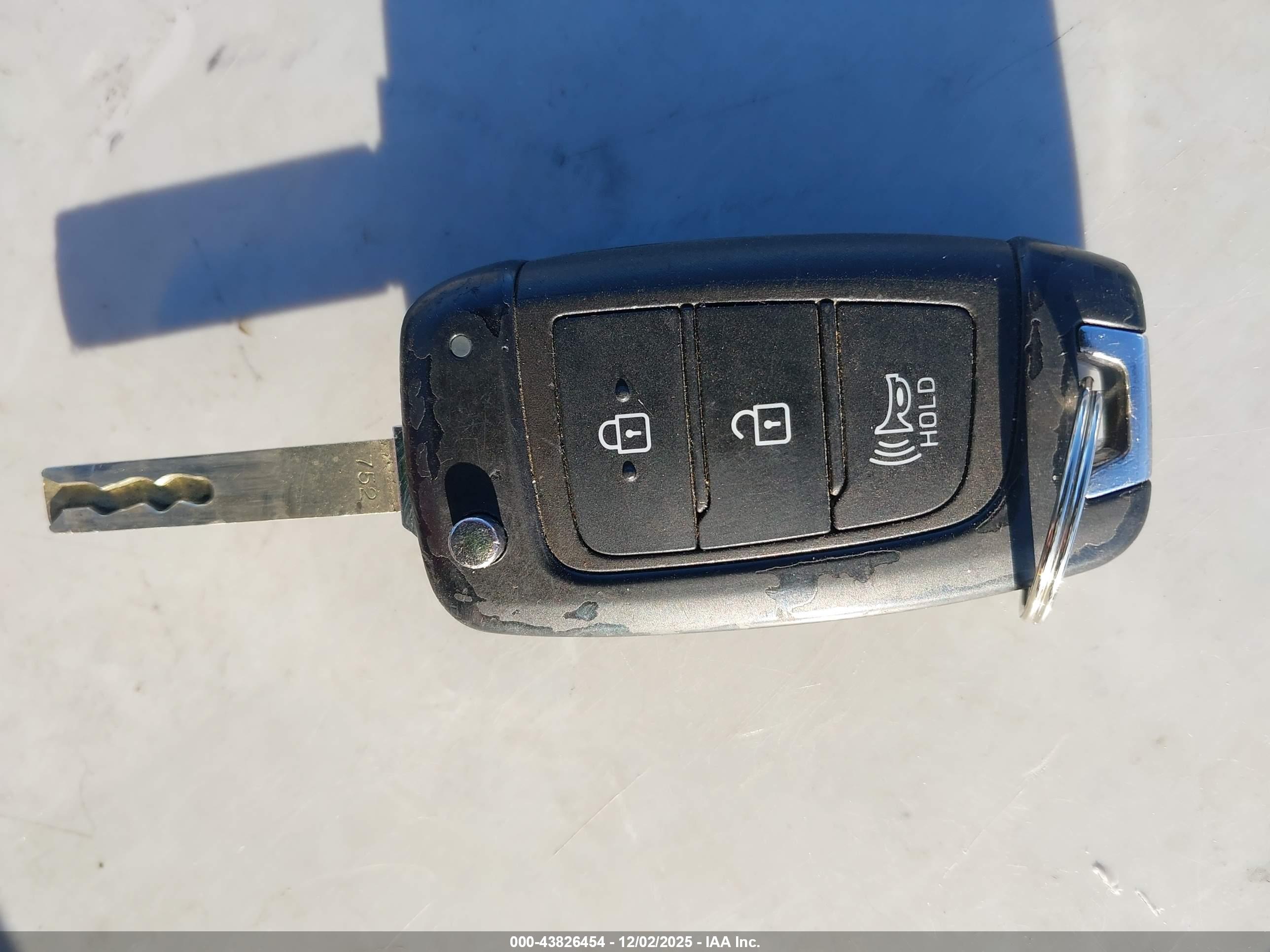 HYUNDAI VENUE image 11