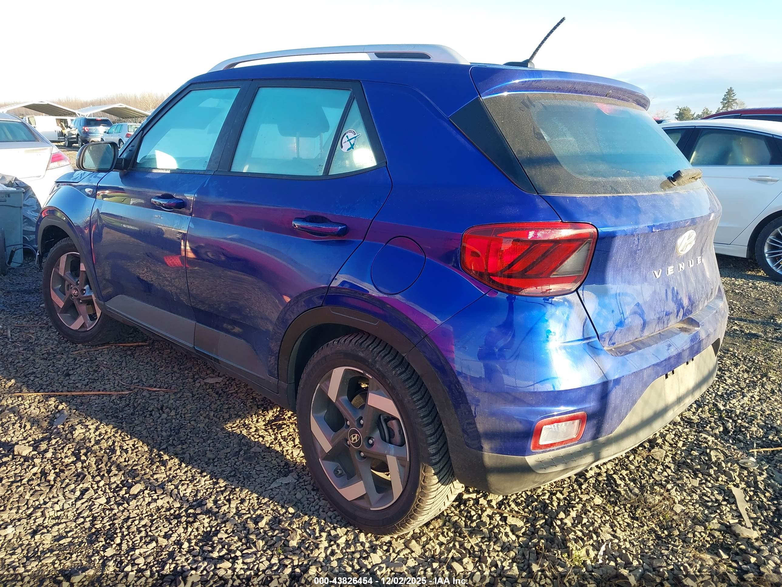 HYUNDAI VENUE image 3