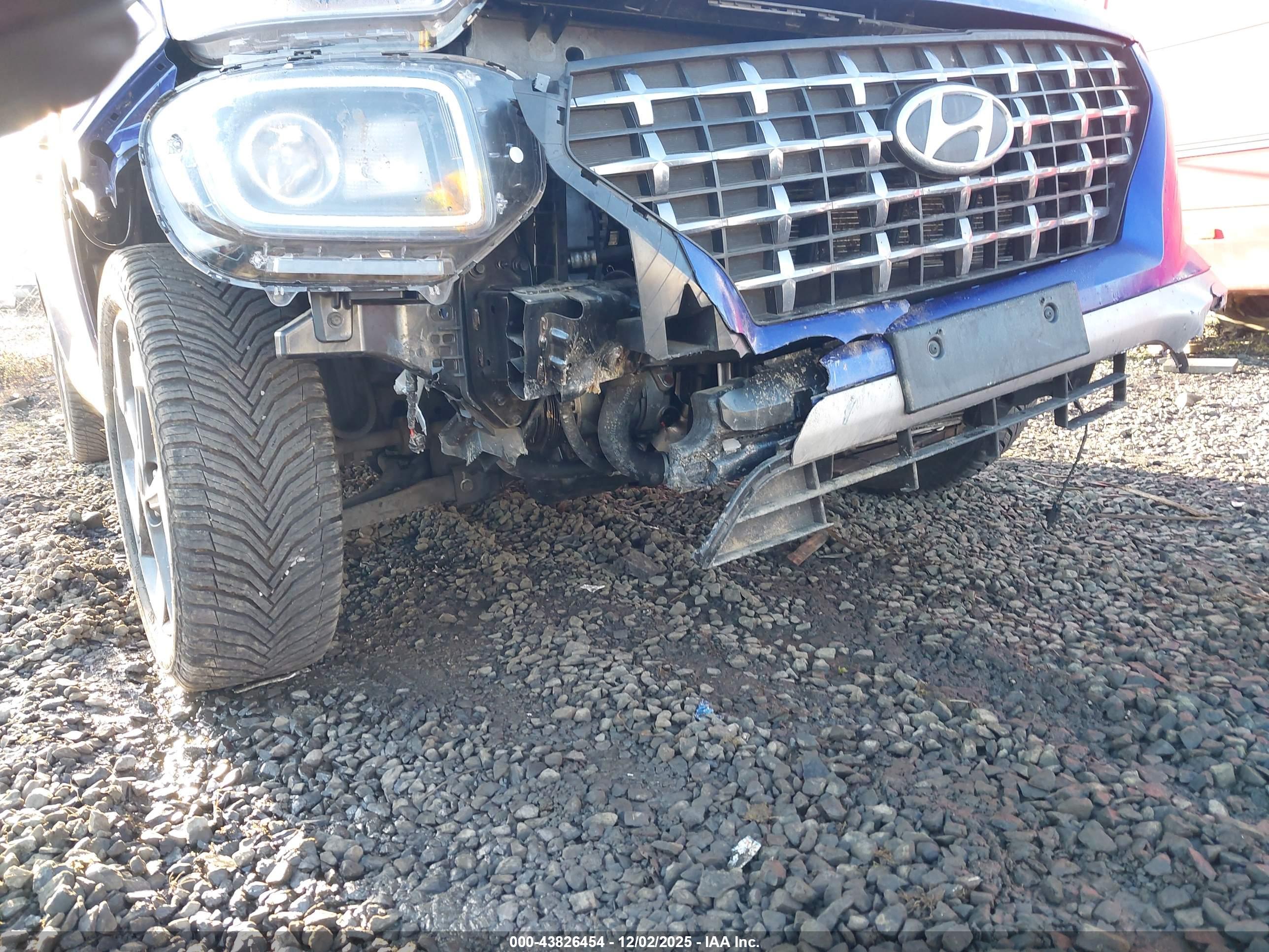 HYUNDAI VENUE image 6