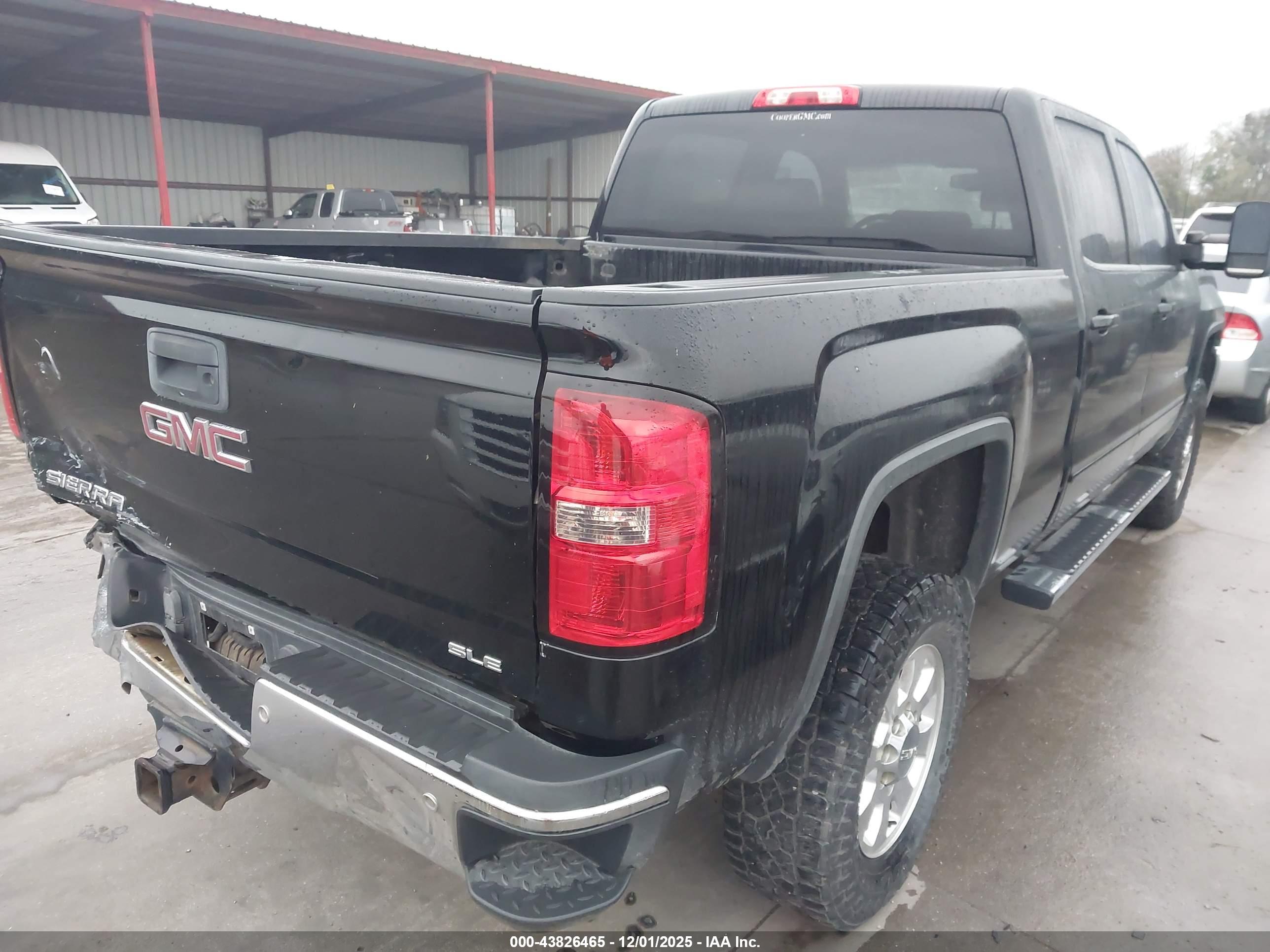 GMC SIERRA image 4